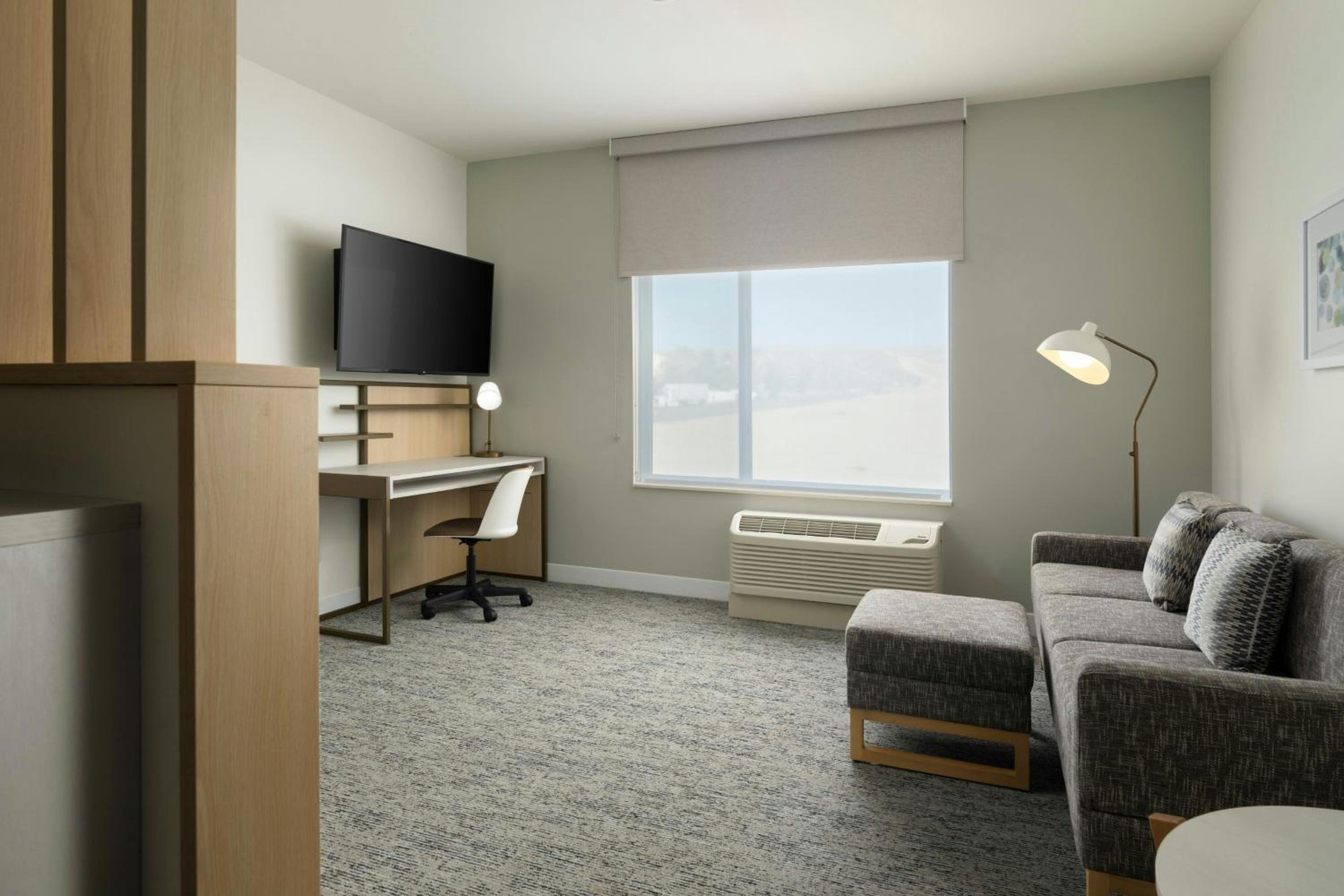 One-Bedroom Queen Suite with Sofa Bed and Roll-in Shower - Mobility Accessible