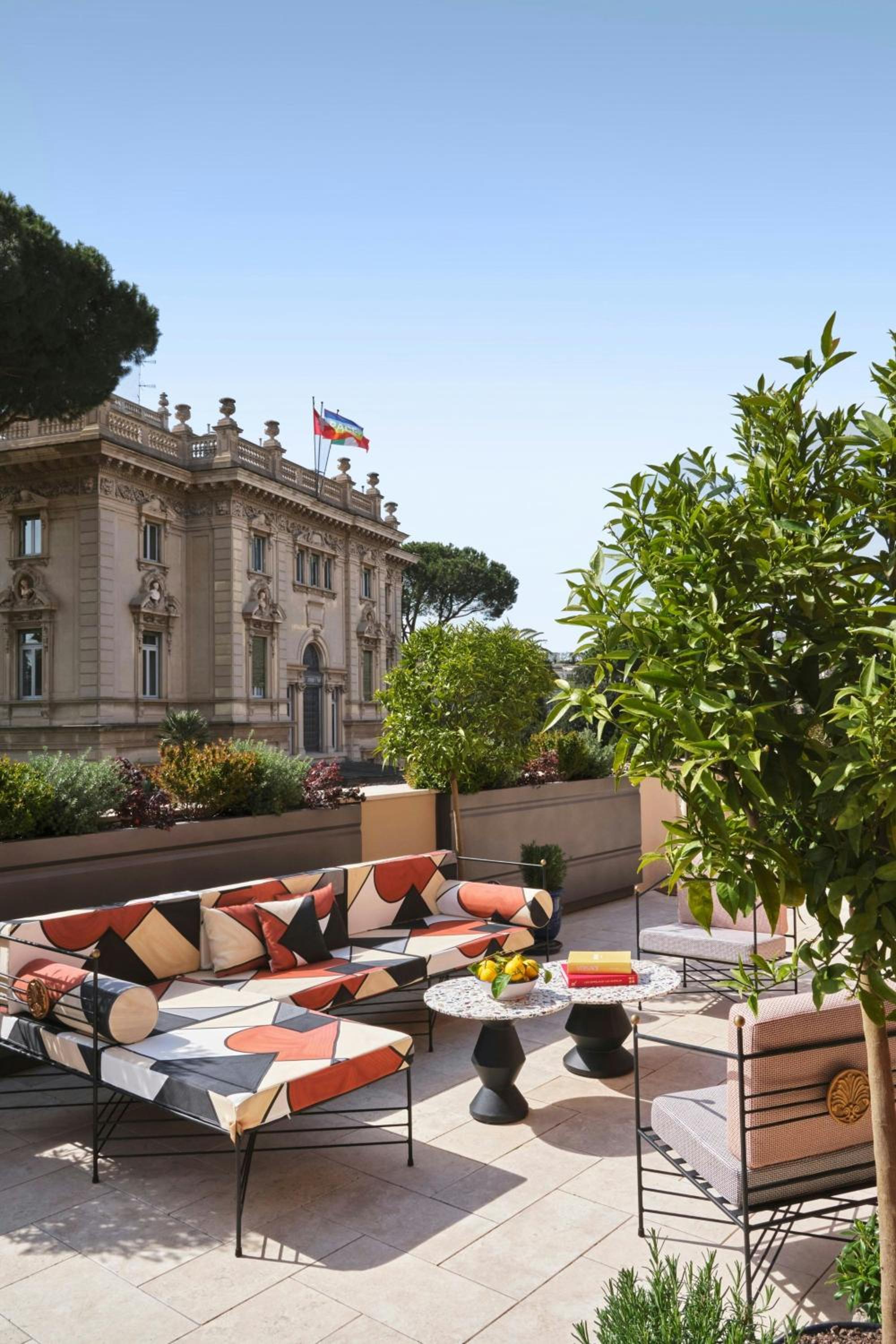 Penthouse One Bedroom King Suite with Roof Top Terrace thumbnail 6