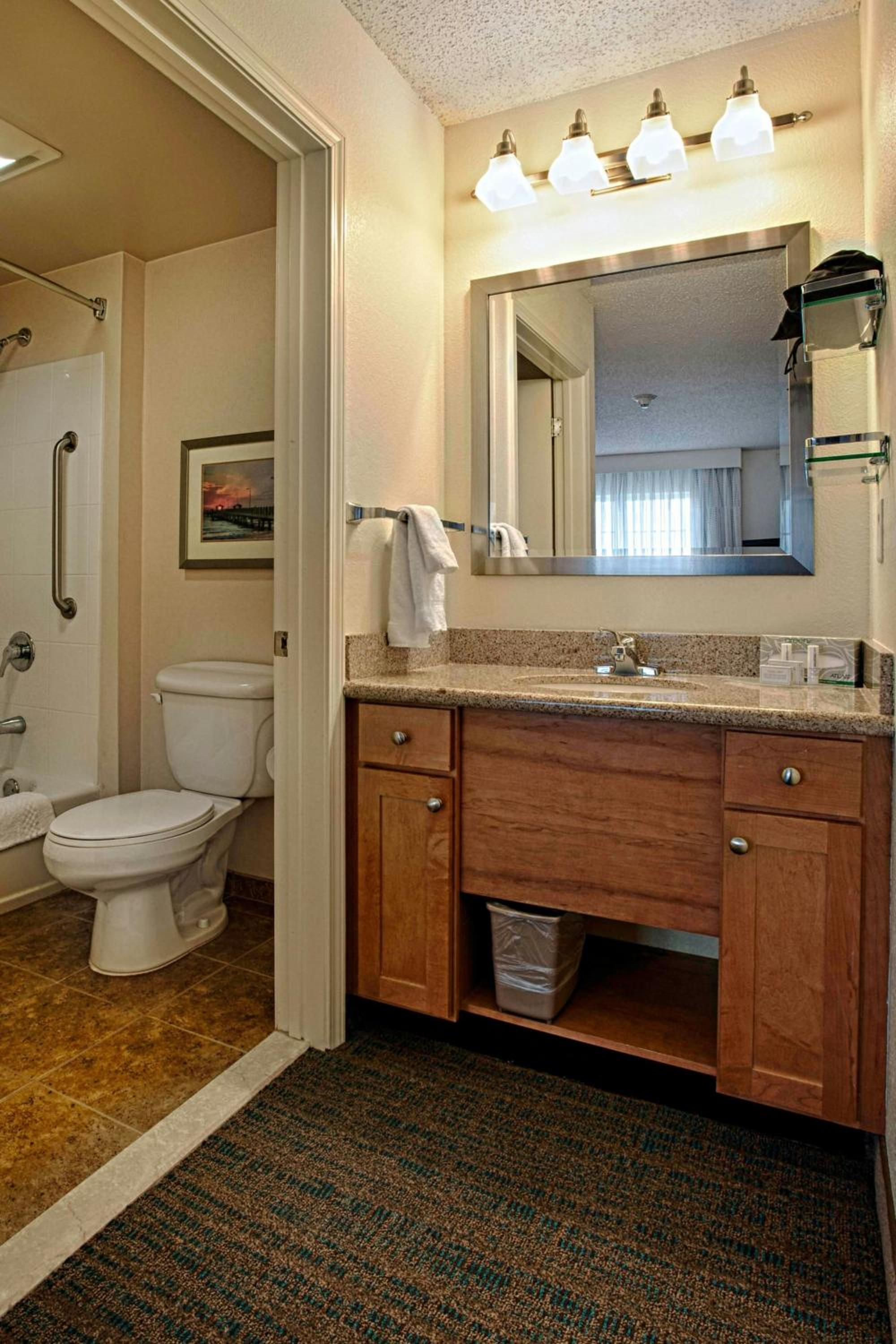 Two-Bedroom Suite with Roll-in Shower - Mobility and Hearing Accessible - Photo 5