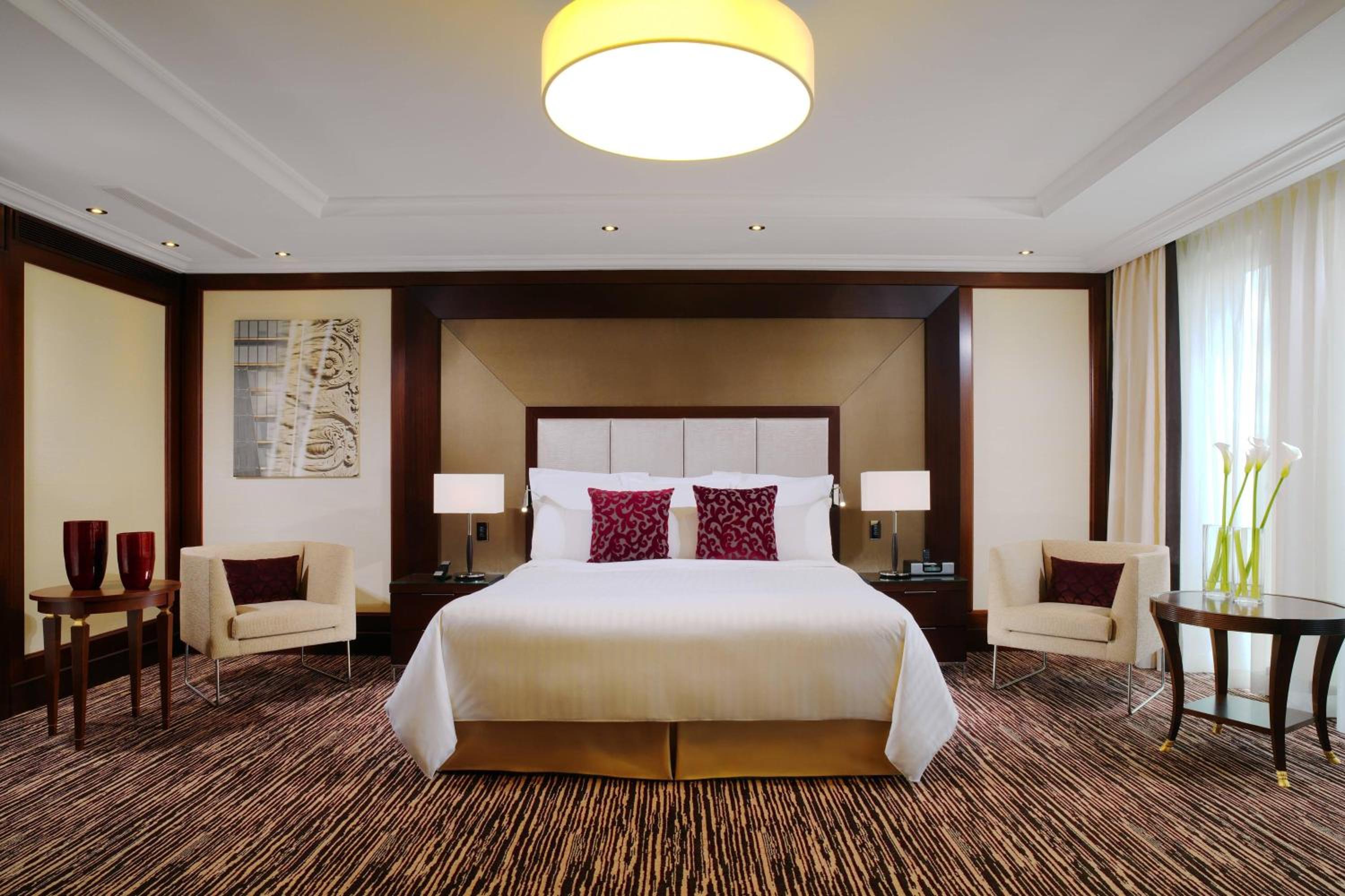 One-Bedroom Capital Suite with Executive Lounge Access