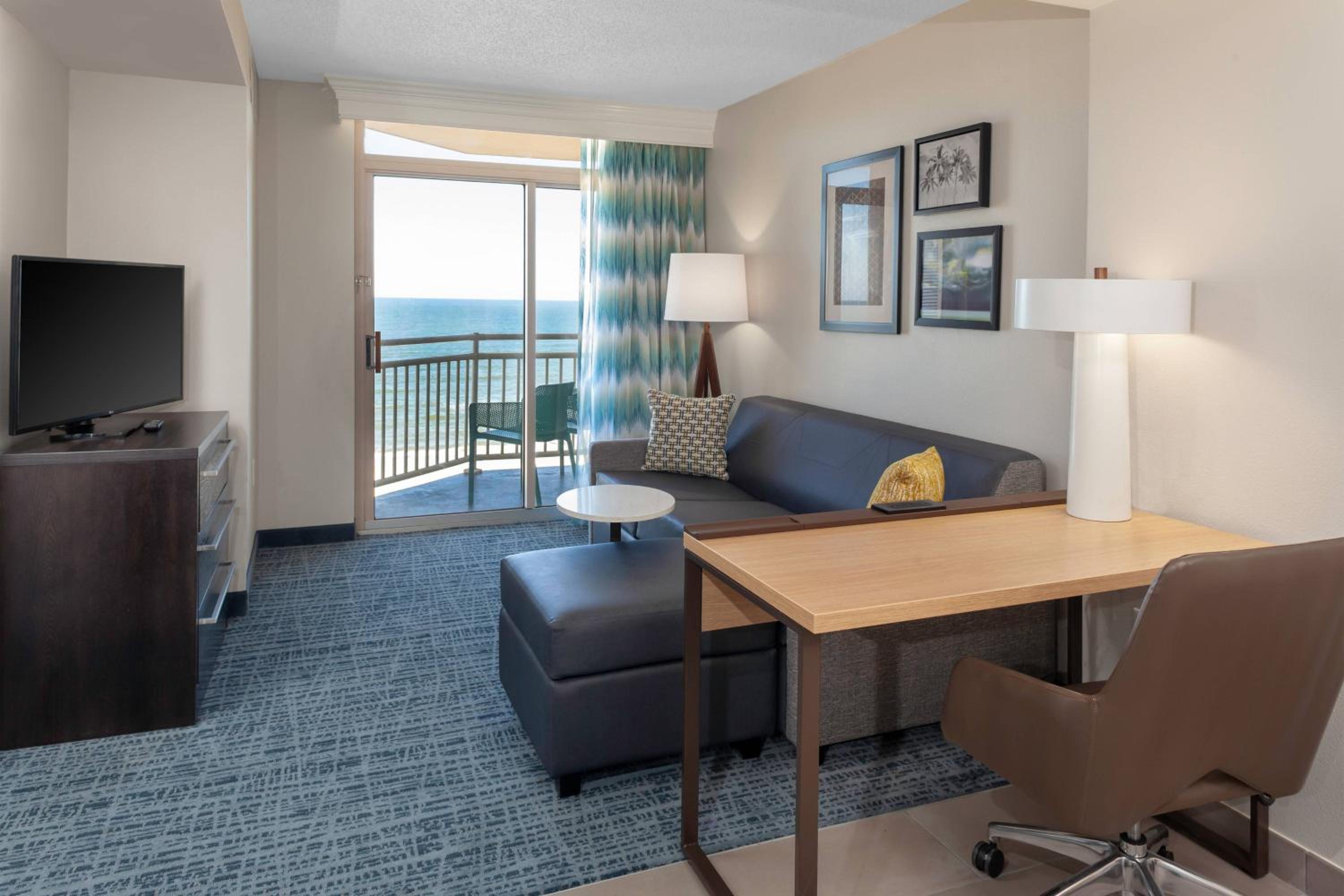 One-Bedroom Oceanfront Residential King Suite with Sofa Bed - Hearing Accessible photo 1