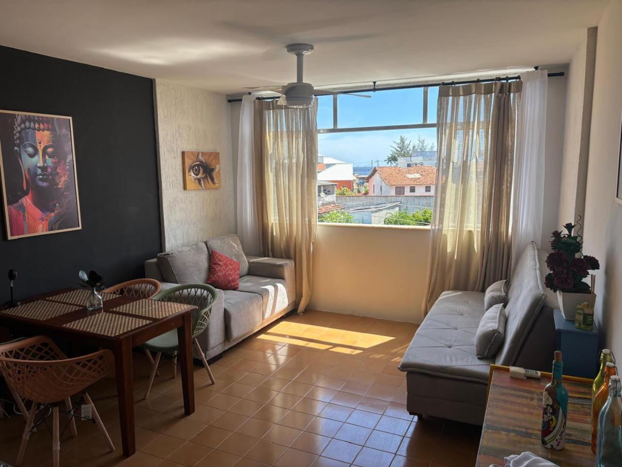 One-Bedroom Apartment with View