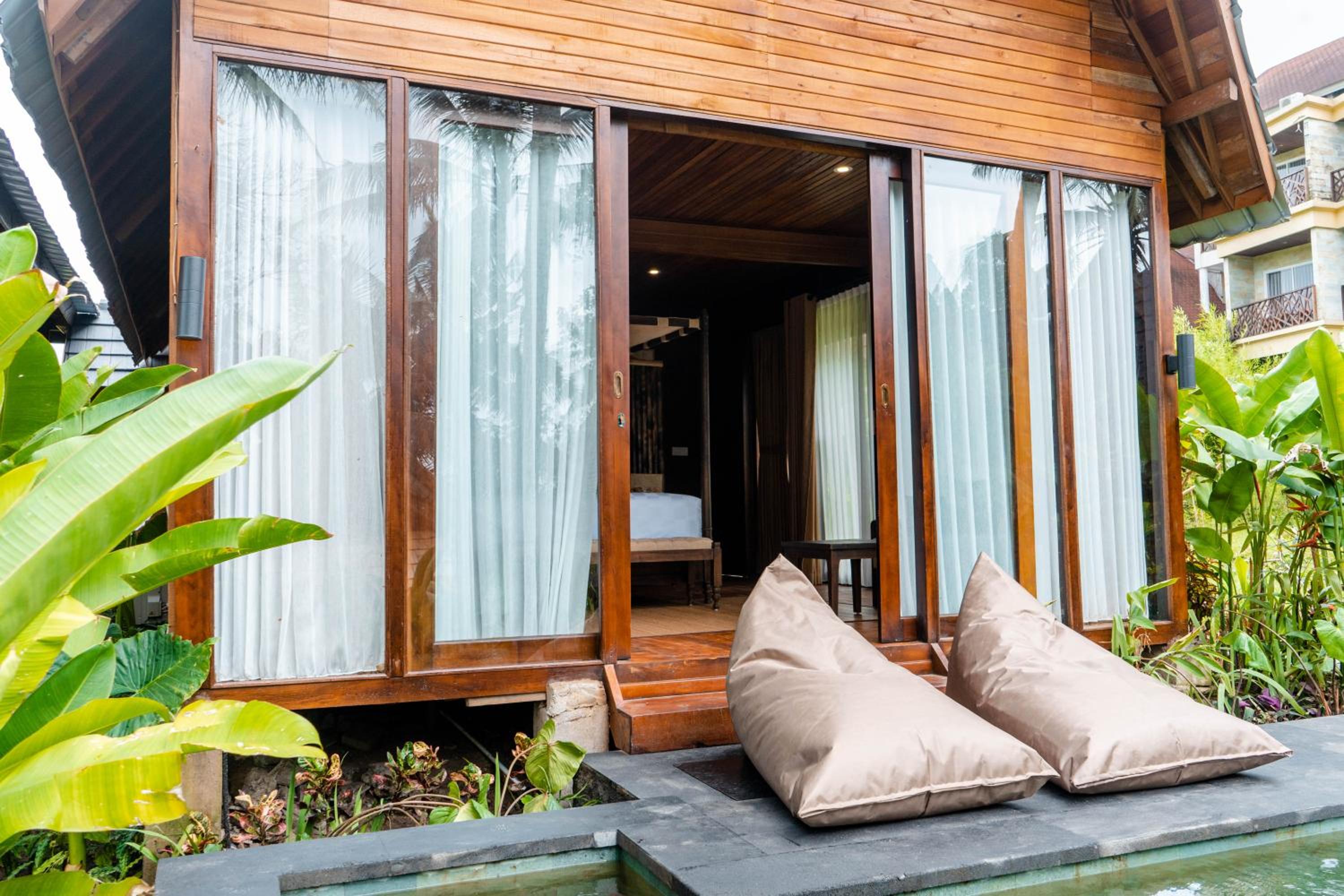 One-Bedroom Wooden  Pool Villa photo 2