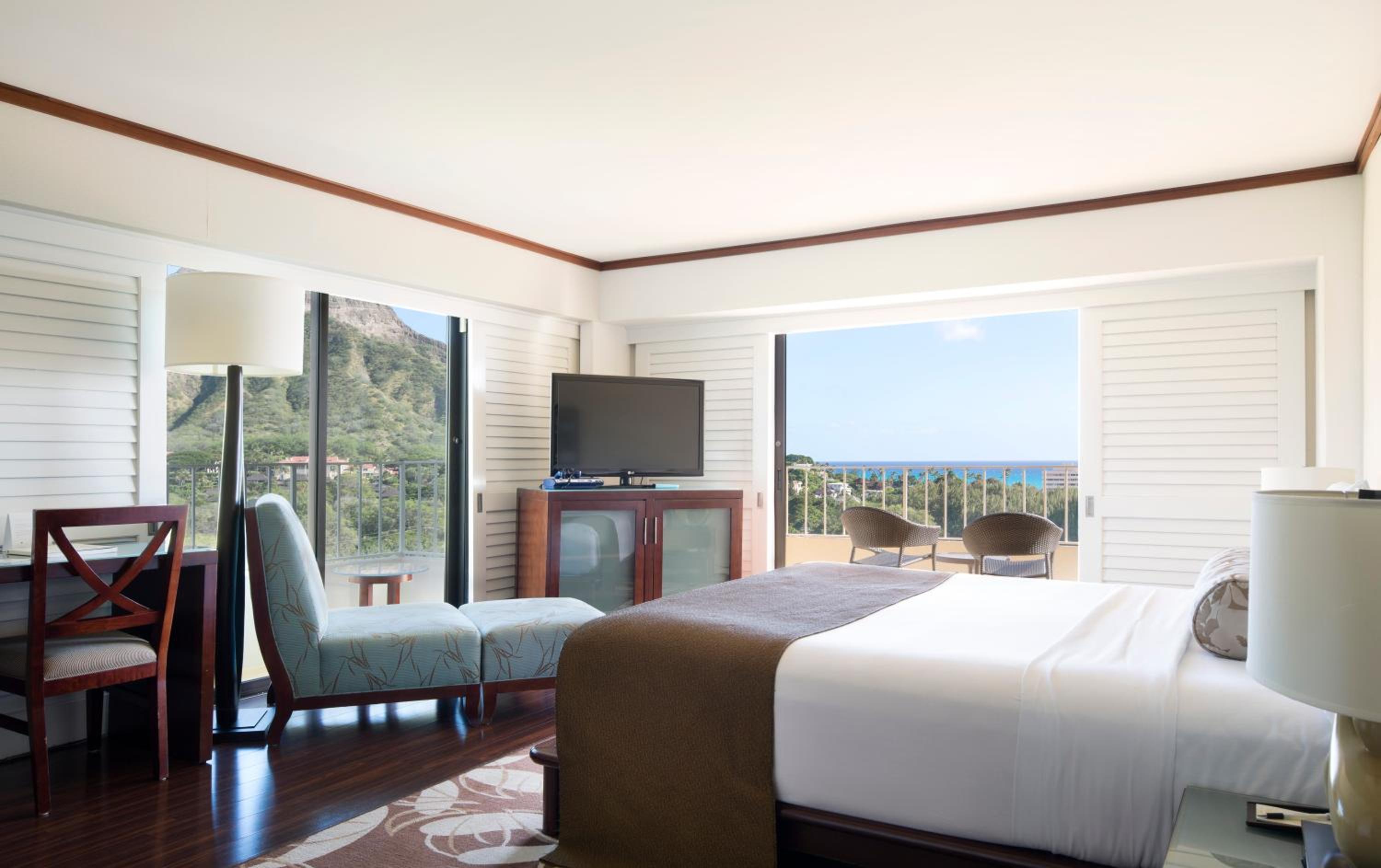 Corner Ocean View King - Photo 1