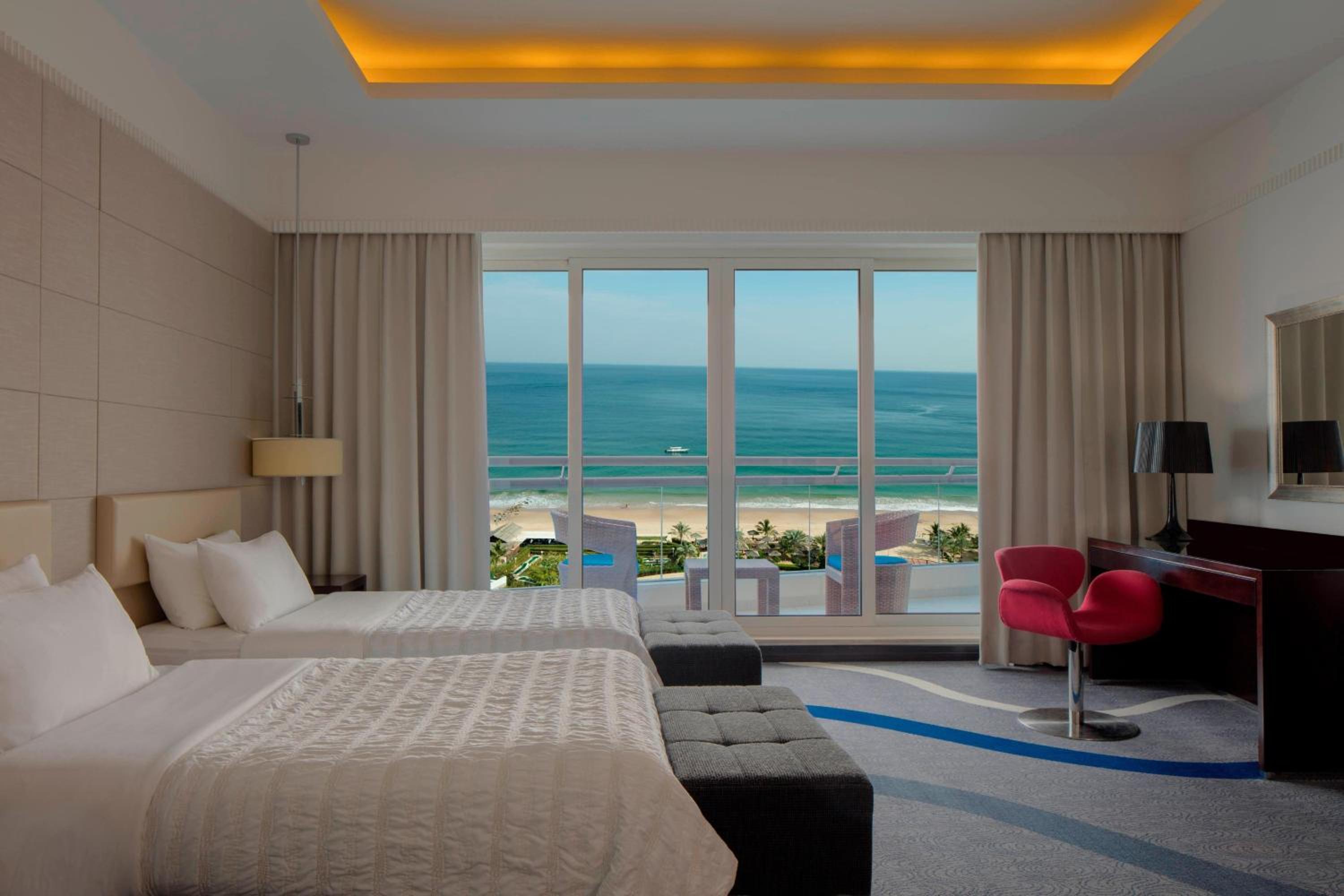 Deluxe Guest room, 2 Twin/Single Bed(s), Ocean view, Balcony