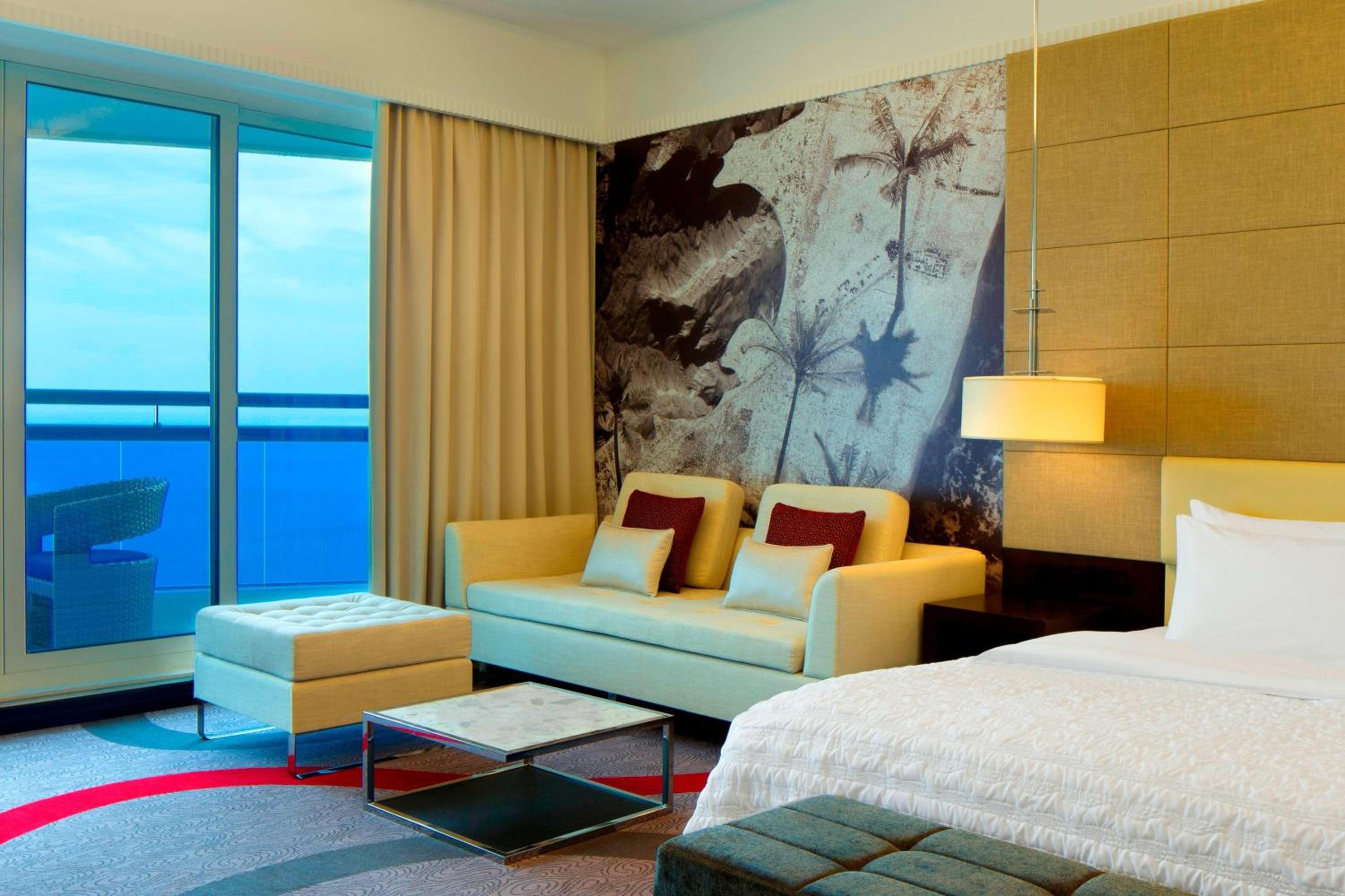 Club lounge access with Refreshments, Deluxe Guest room, 1 King, Sofa bed, Ocean view, Balcony with Breakfast