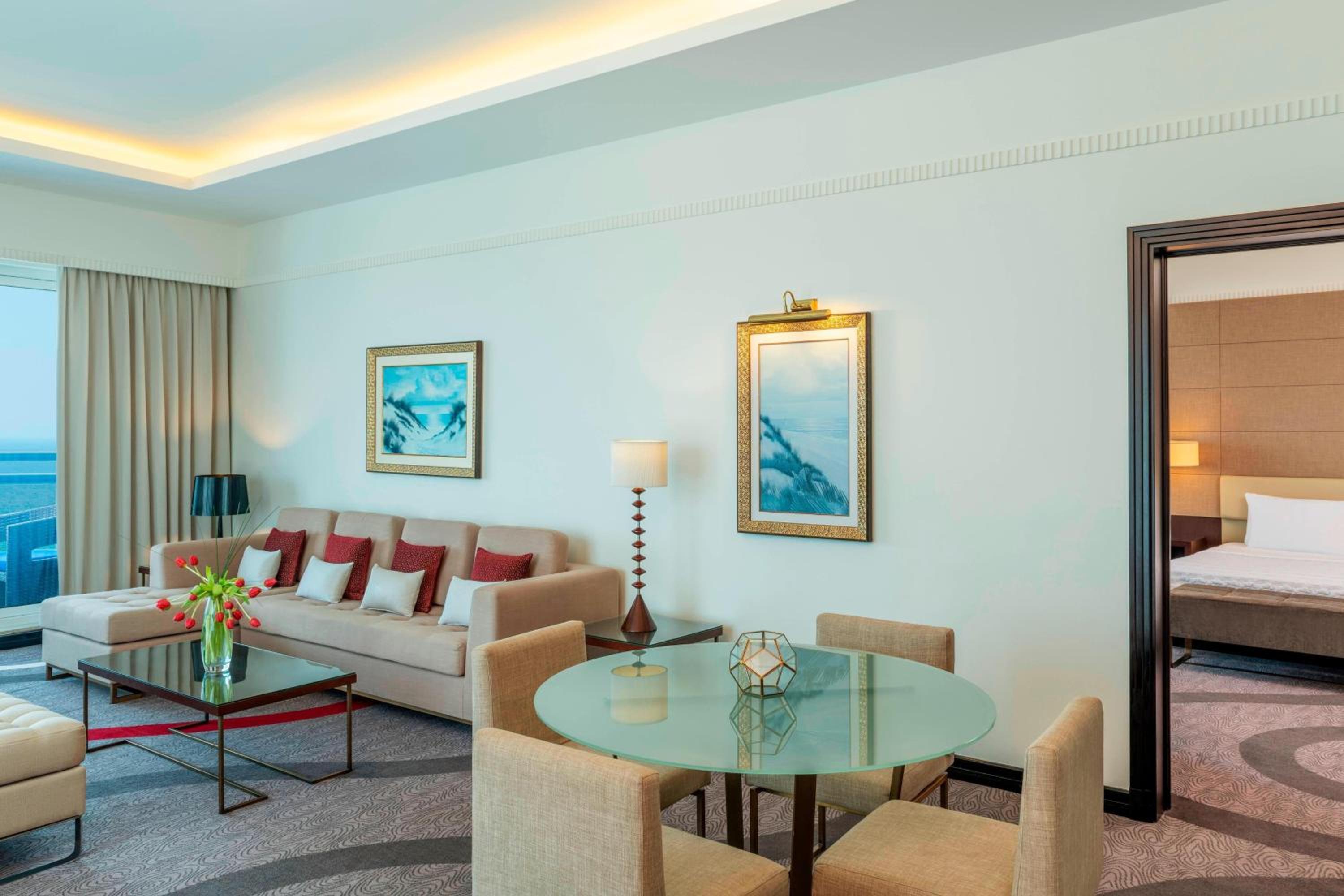 Club Lounge Access with Refreshments, 1 Bedroom Executive Suite, 1 King, Ocean view, Balcony with Breakfast