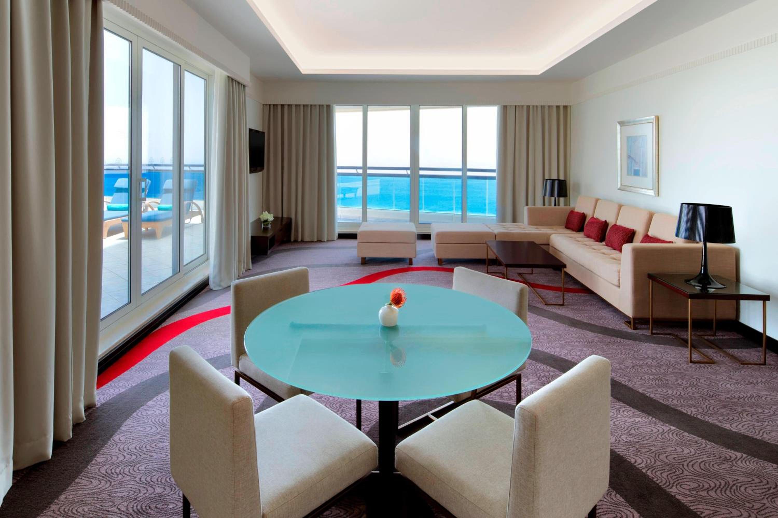 One-Bedroom Executive Suite with Ocean View and Club Lounge Access photo 1