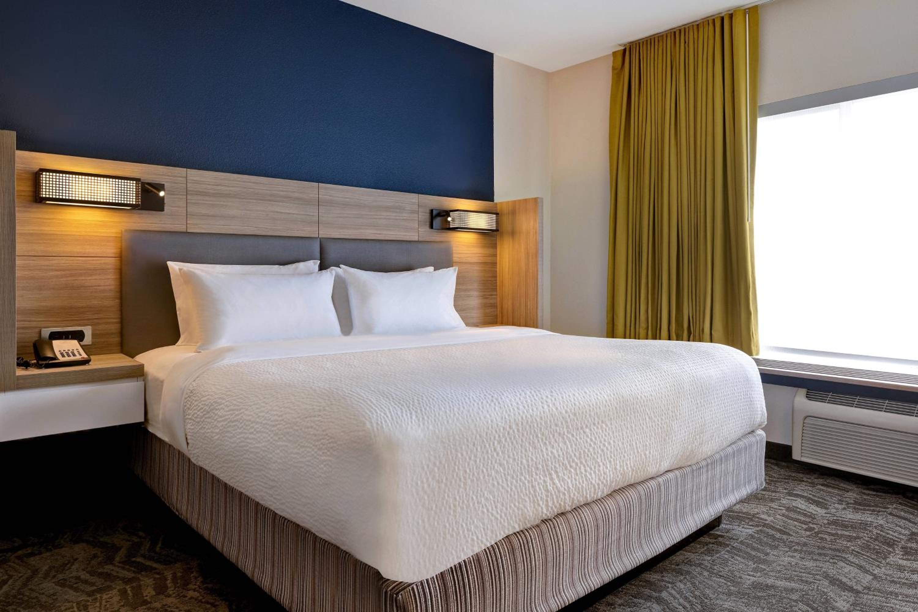 King Suite with Sofa Bed - Hearing Accessible - Photo 2
