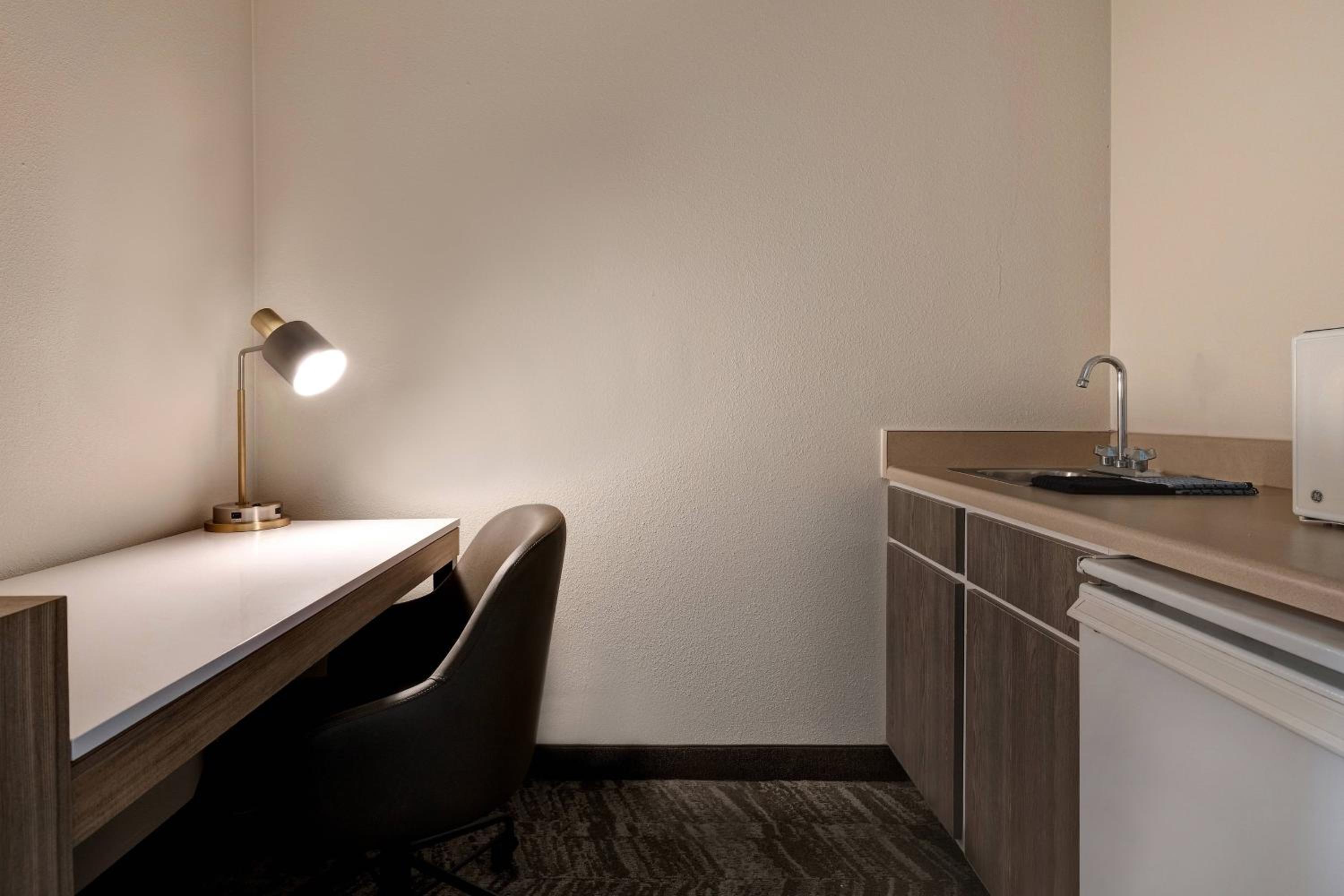 King Suite with Sofa Bed - Hearing Accessible - Photo 4