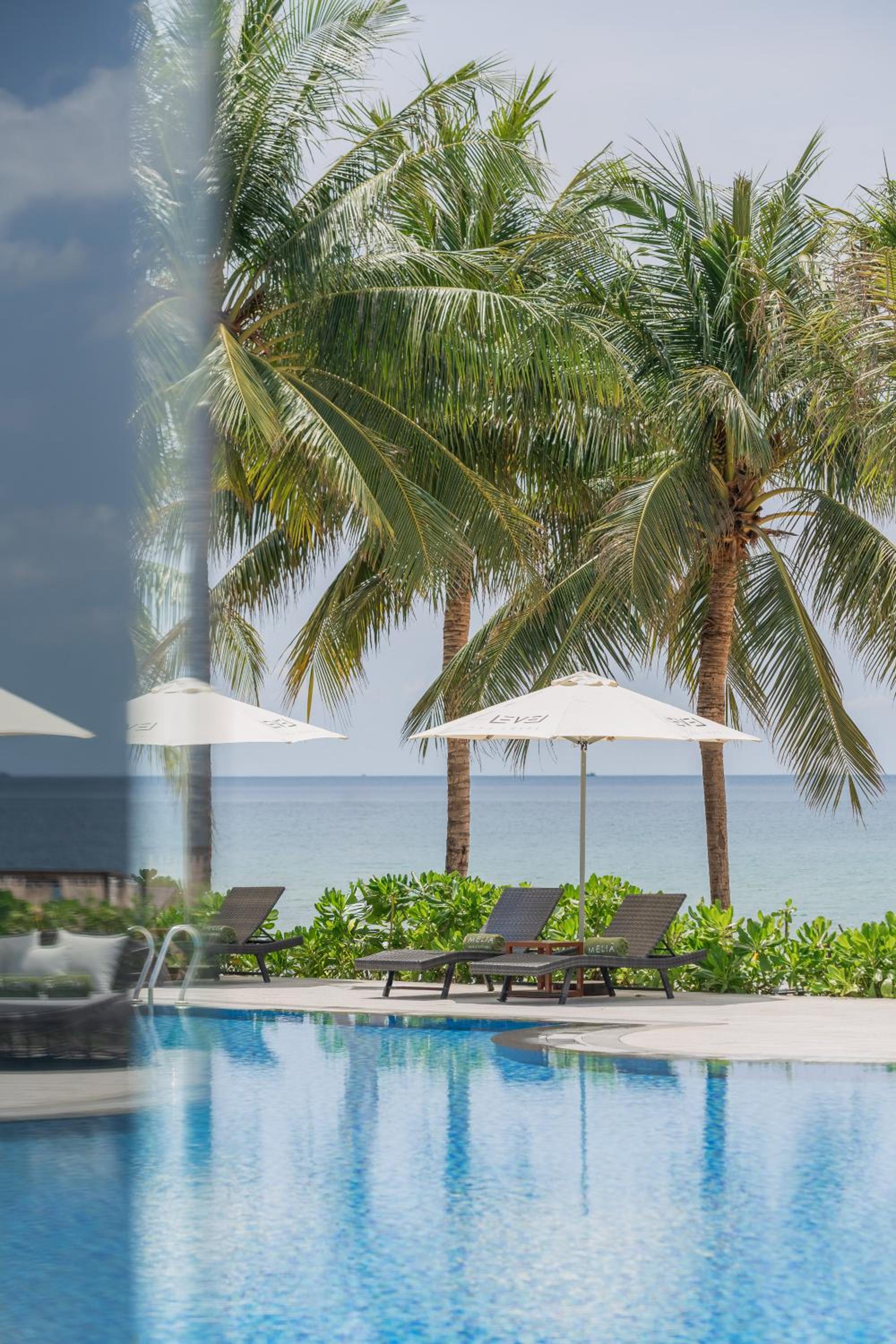 The Level Three-Bedroom Villa with Lake View and Private Pool