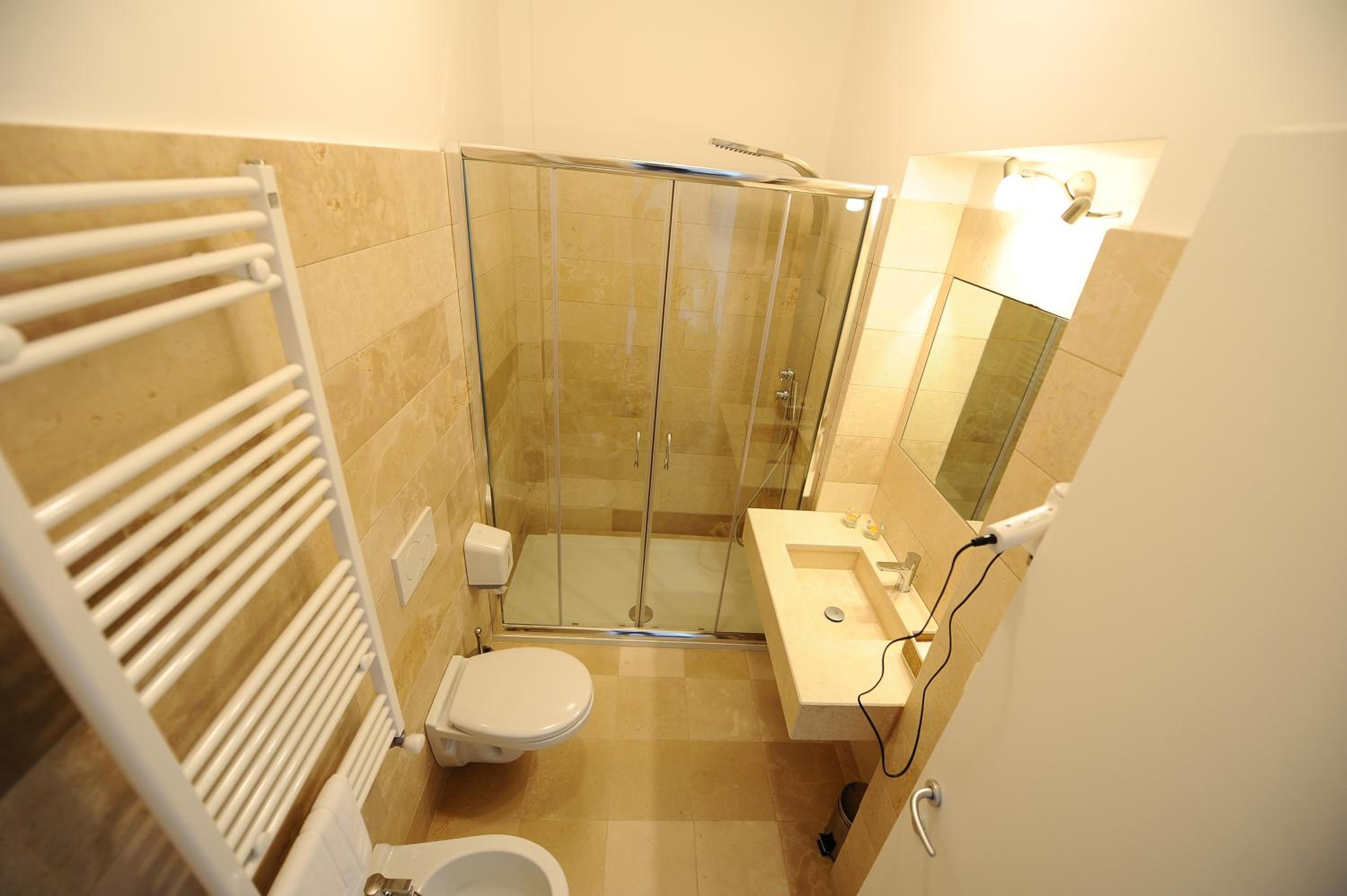 Junior Suite with Balcony and View - Photo 6