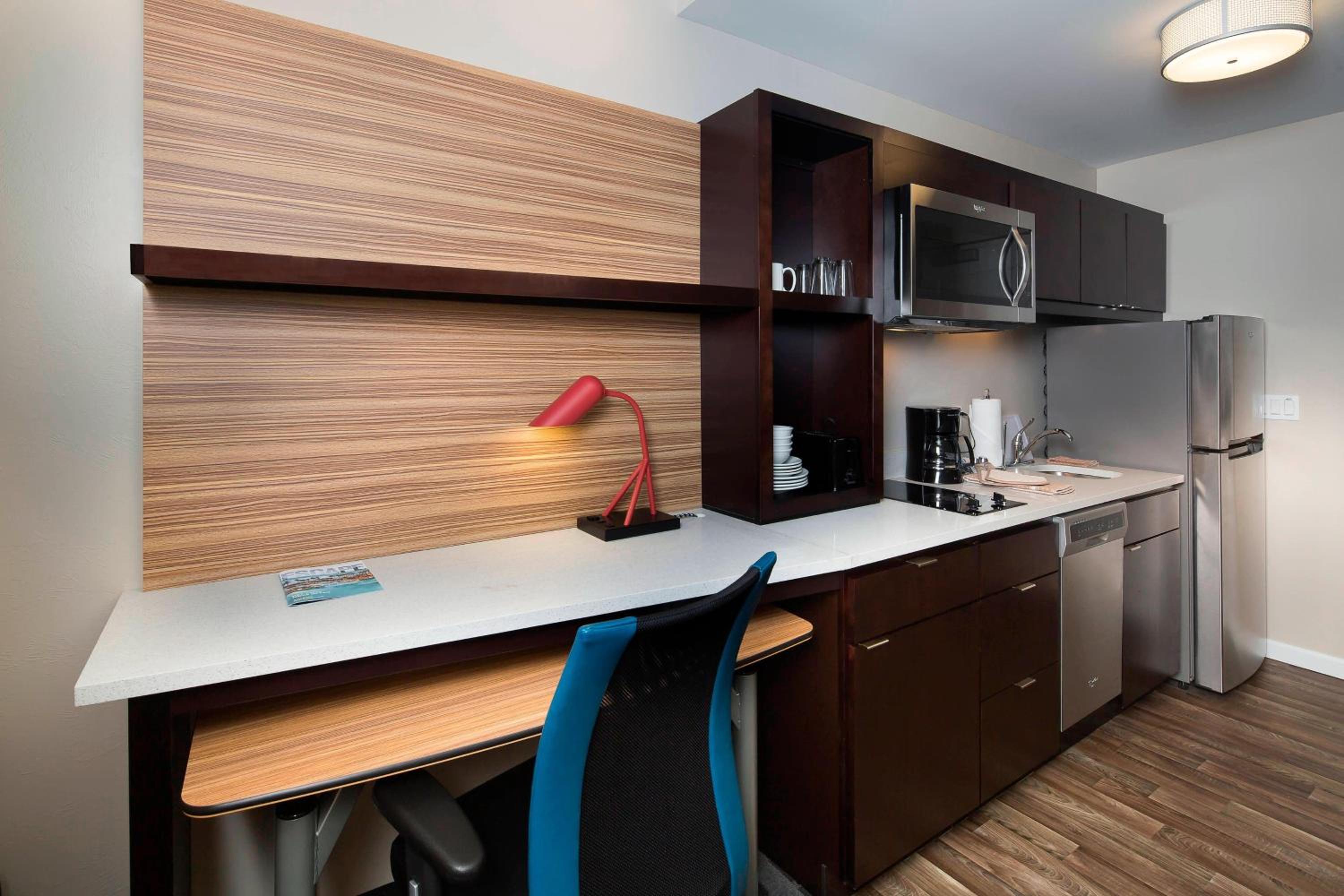 King Studio with Sofa Bed and Roll-in Shower - Mobility and Hearing Accessible