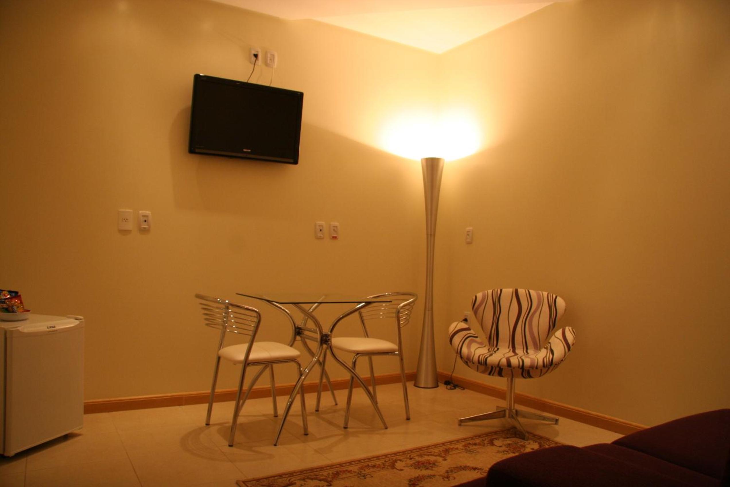 Queen Suite with Spa Bath photo 3