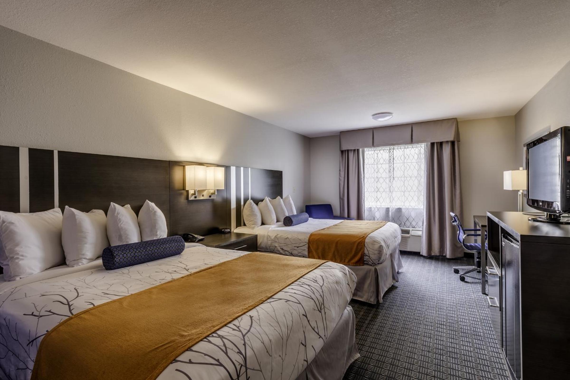 Queen Room with Two Queen Beds - Photo 1