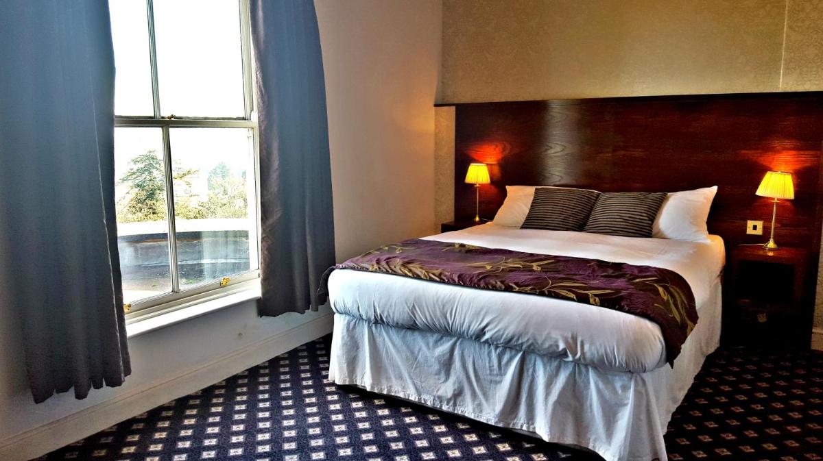 Feature Double Room