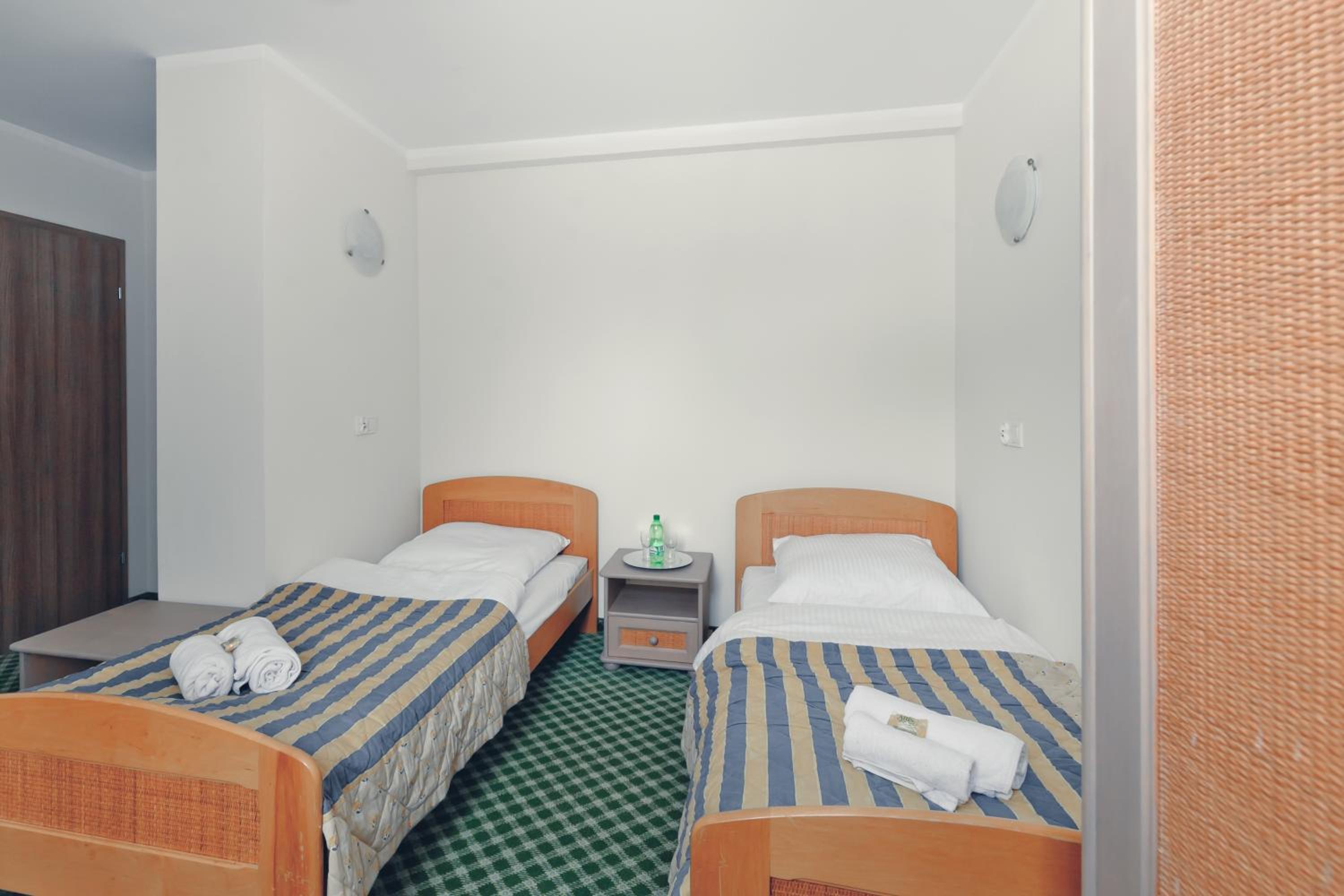 Double or Twin Room with Private Bathroom photo 3