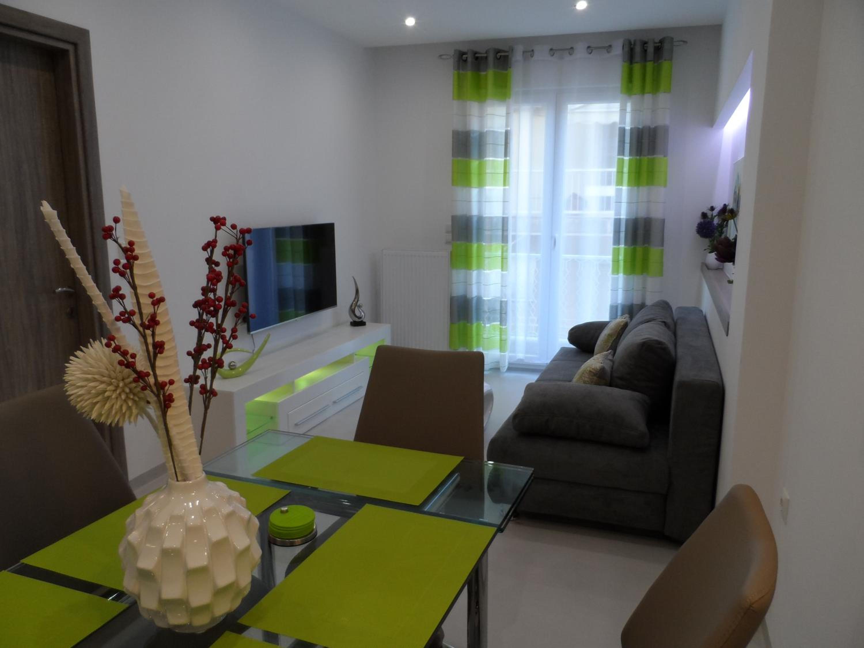 Two-Bedroom Apartment - Photo 7