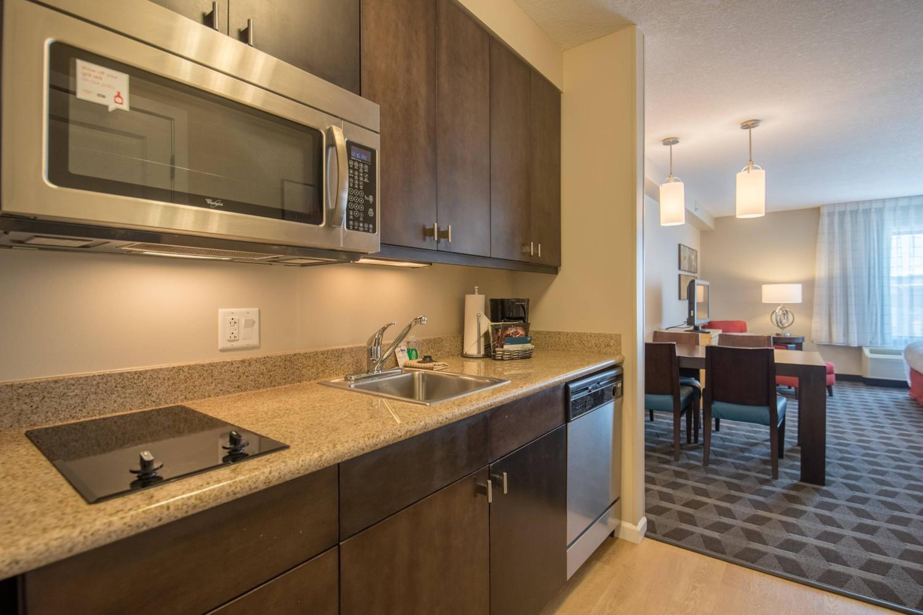 Two-Bedroom Suite - Hearing Accessible photo 3