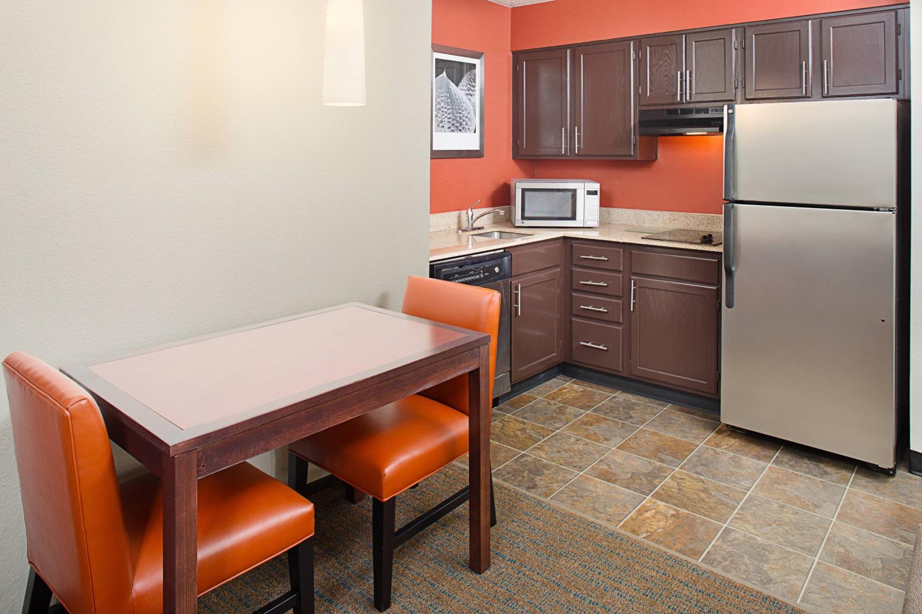 One-Bedroom Queen Suite with Sofa Bed - Hearing Accessible photo 2