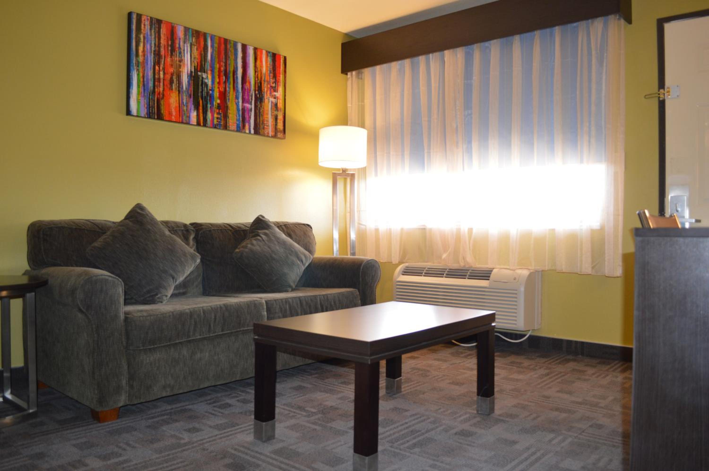 King Studio Suite - Non-Smoking - Photo 2