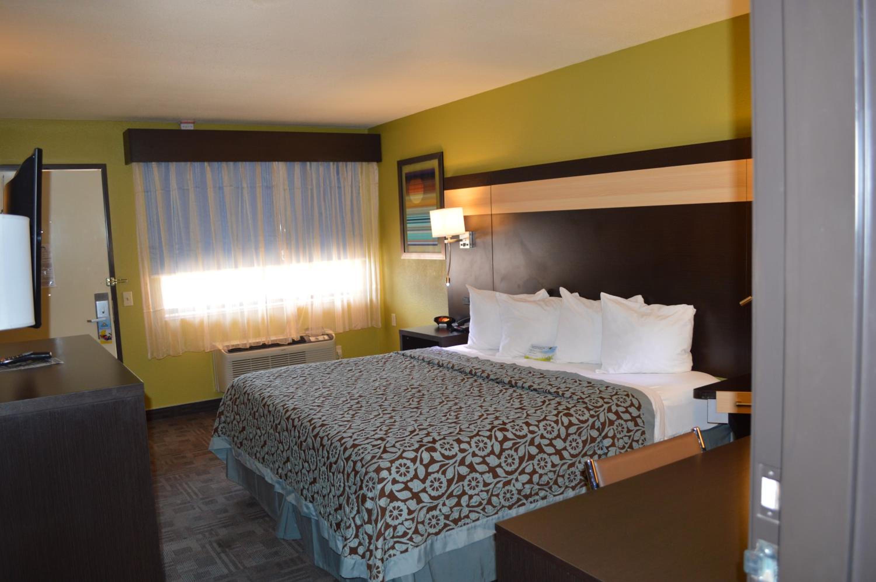 King Room - Mobility Access/Smoking - Photo 3