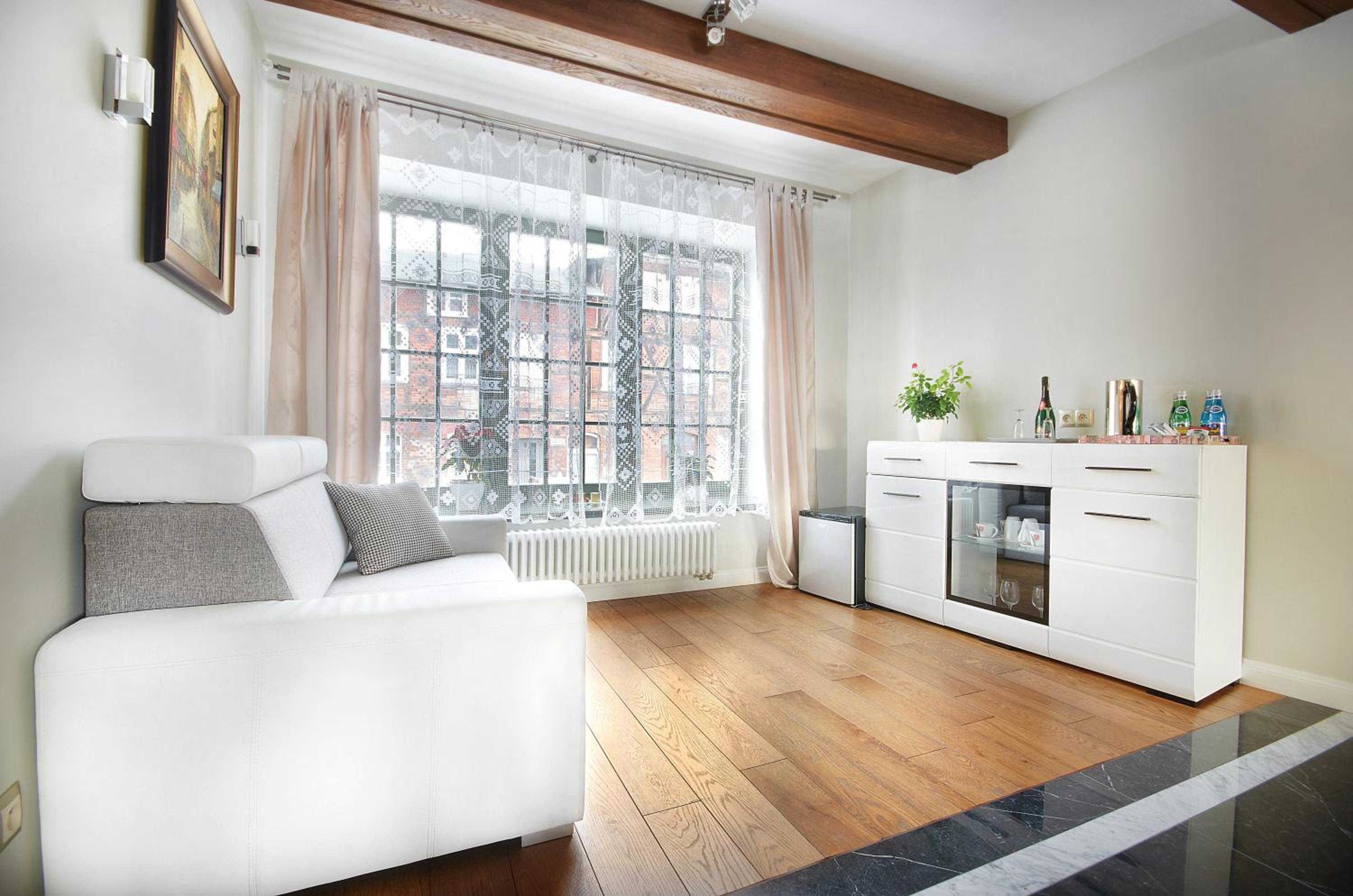 Superior Suite - Photo 17
