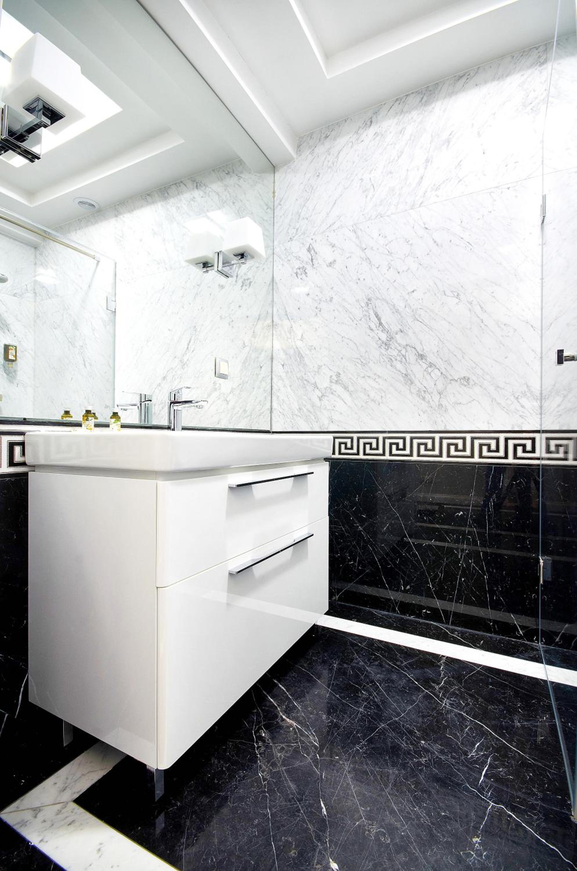 Superior Suite - Photo 6