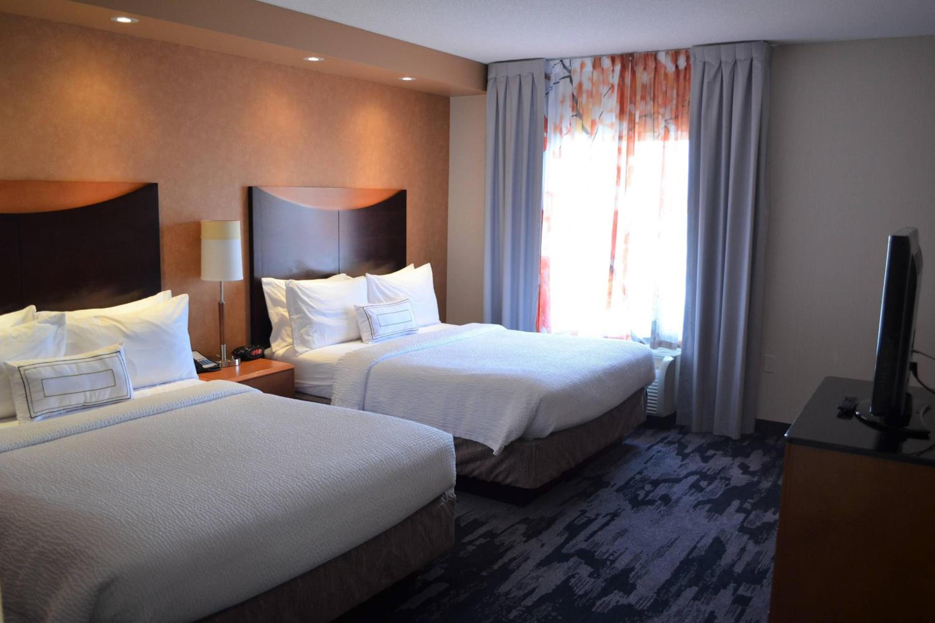 King Suite with Bathtub and Sofa Bed - Mobility Access/Hearing Accessible