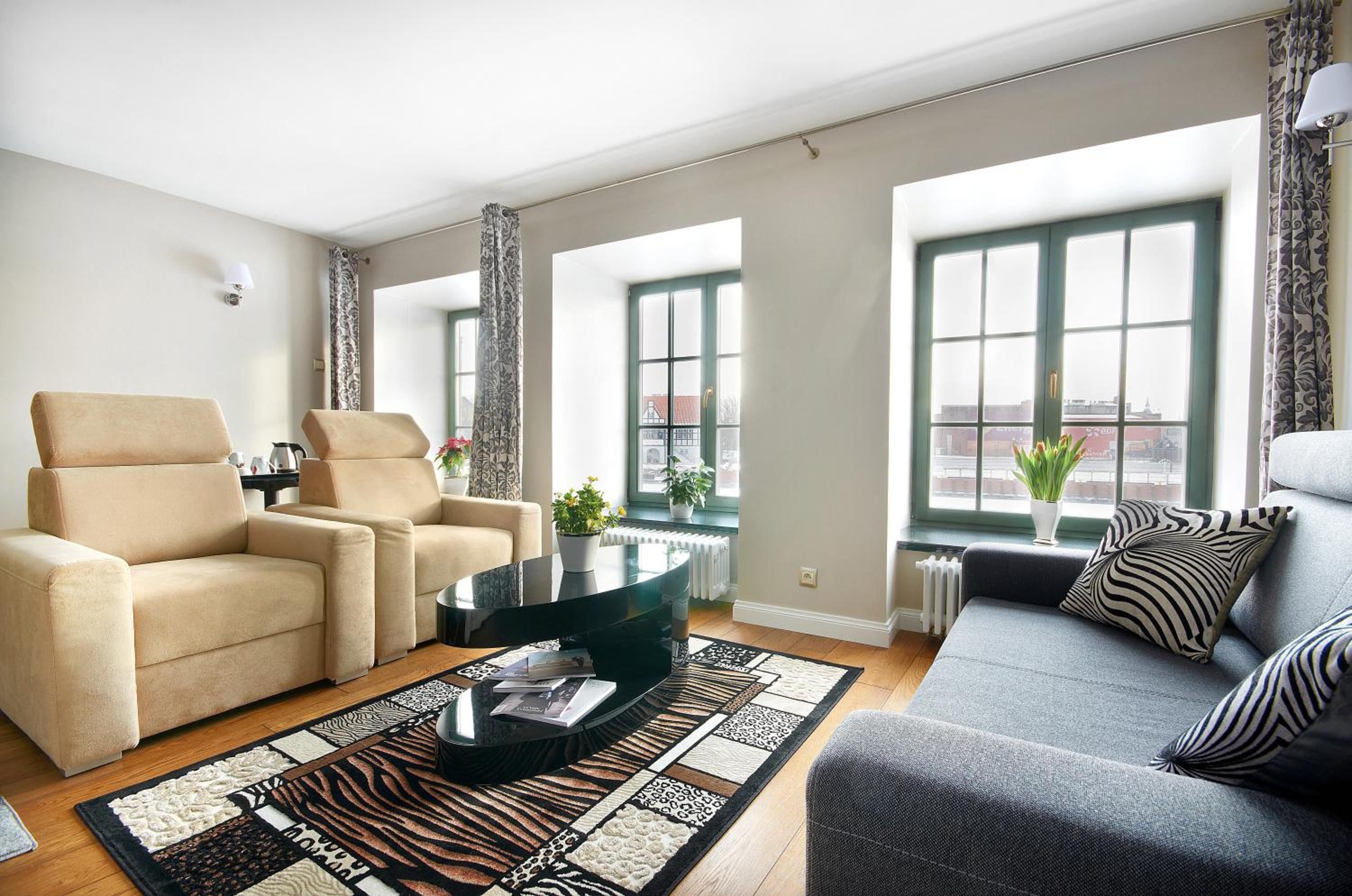 Suite - Photo 3