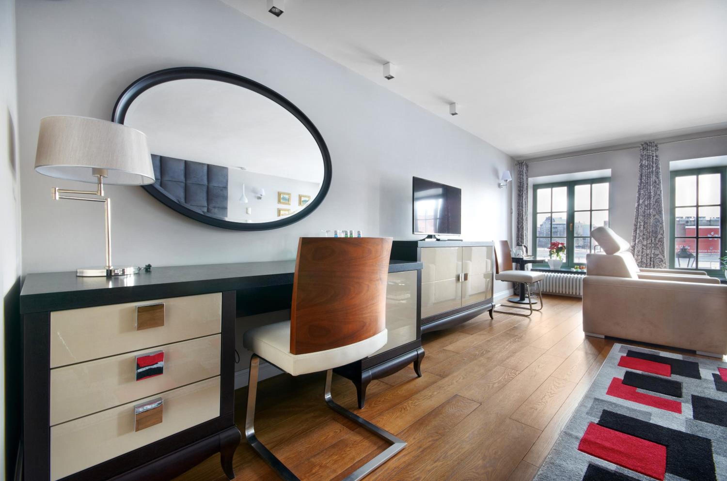 Suite - Photo 2
