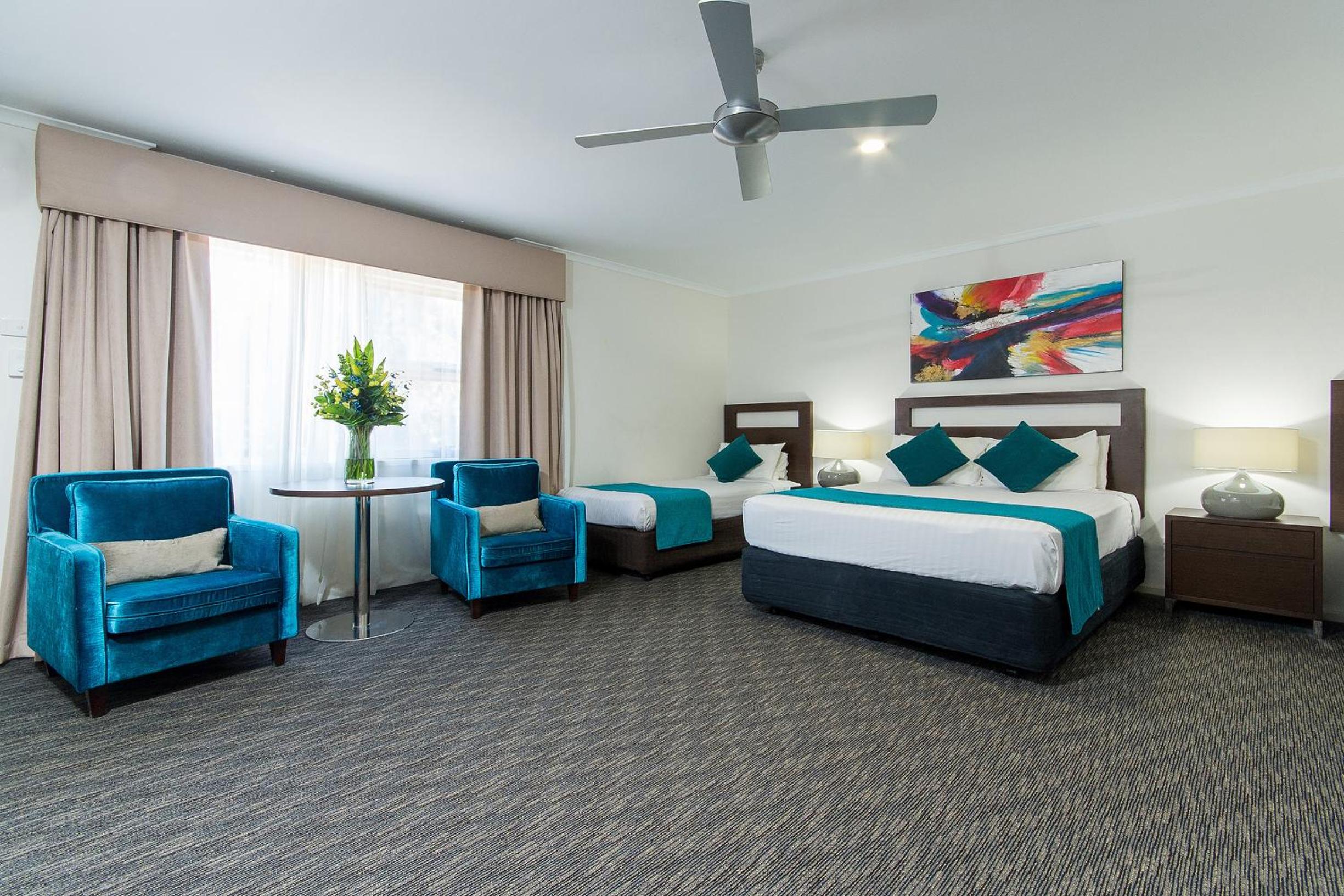 Family Suite with Spa Bath - Photo 3