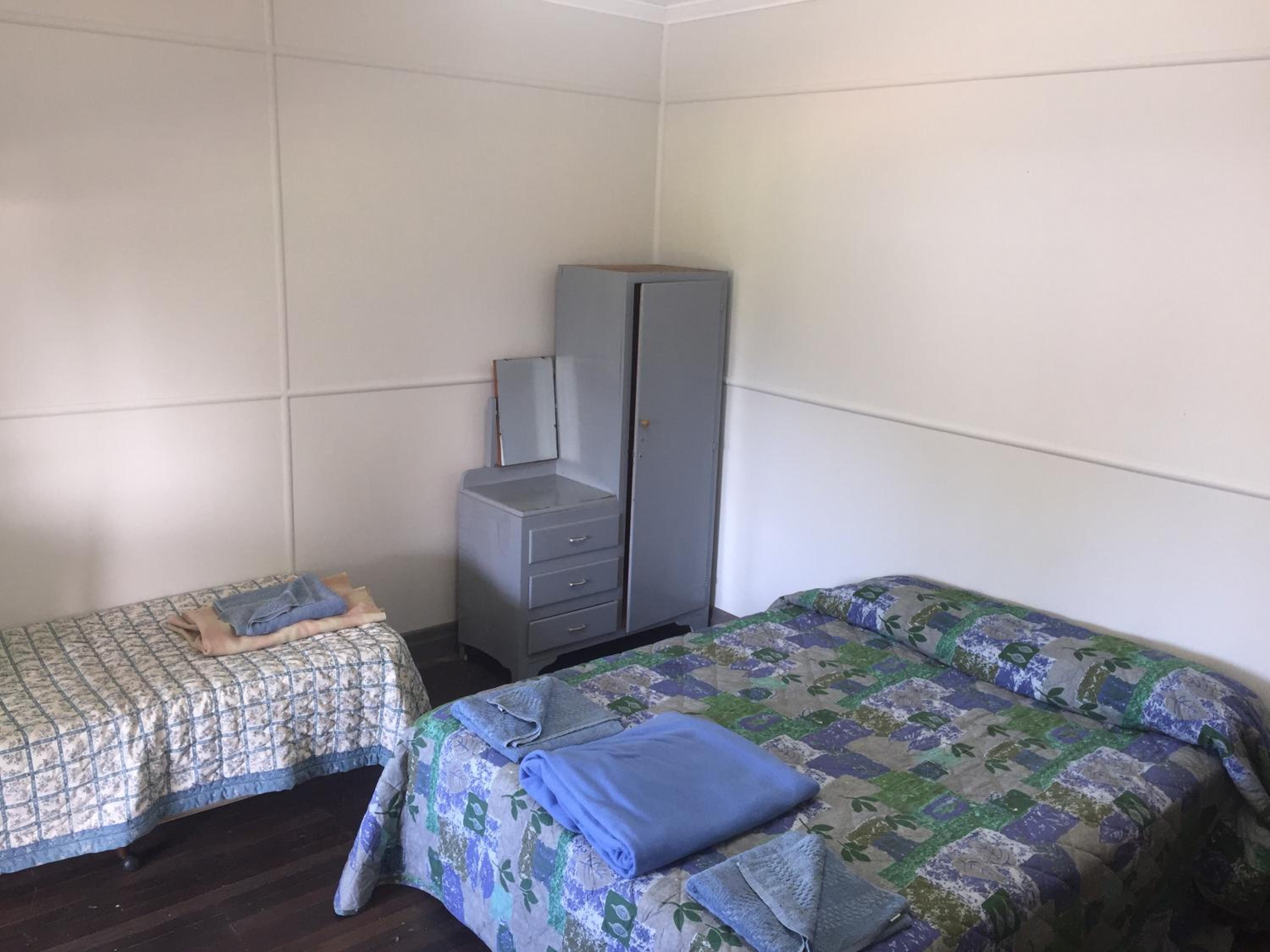 Basic Triple Room with Shared Bathroom photo 2