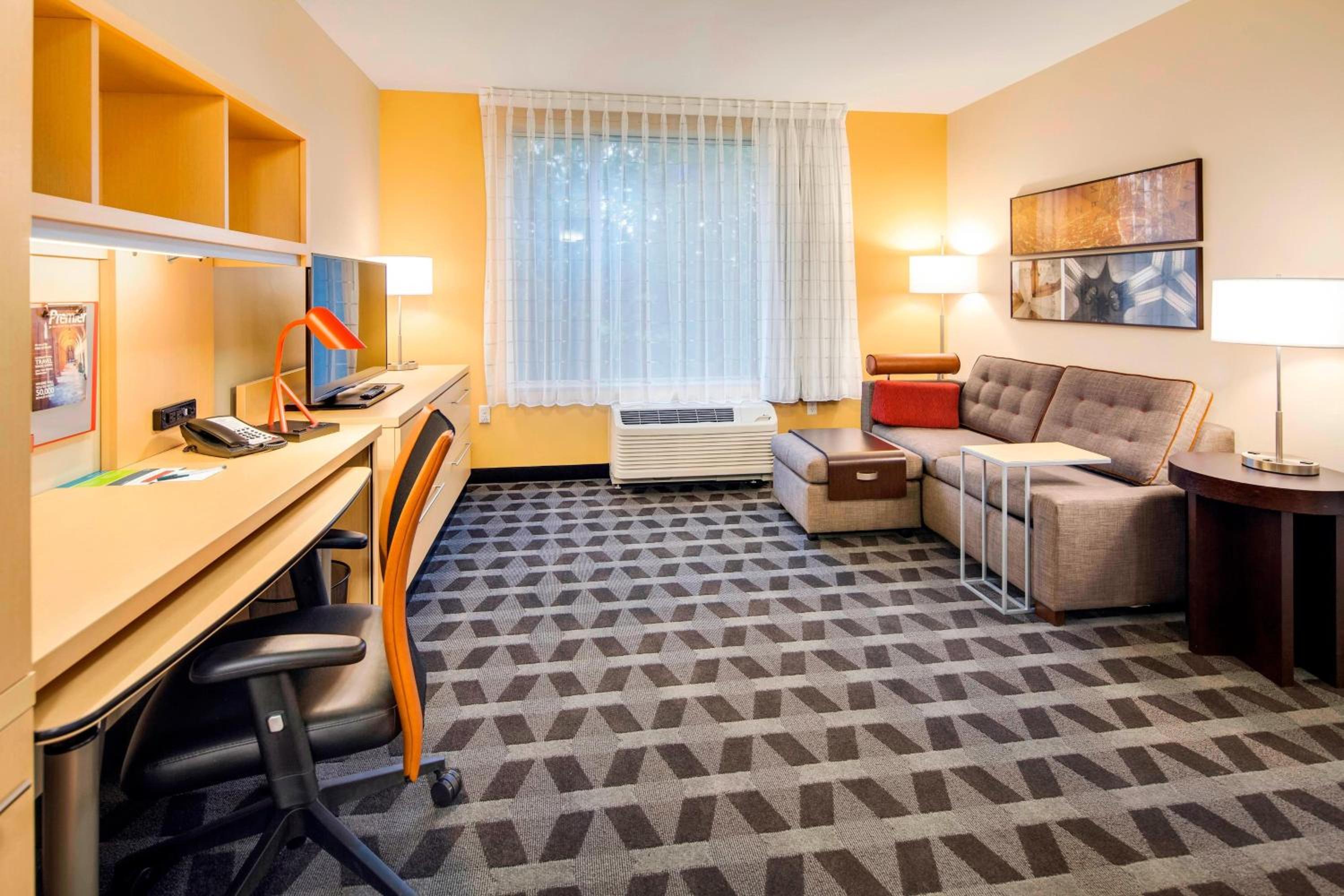 One-Bedroom King Suite with Sofa Bed and Adapted Tub - Mobility and Hearing Accessible photo 2