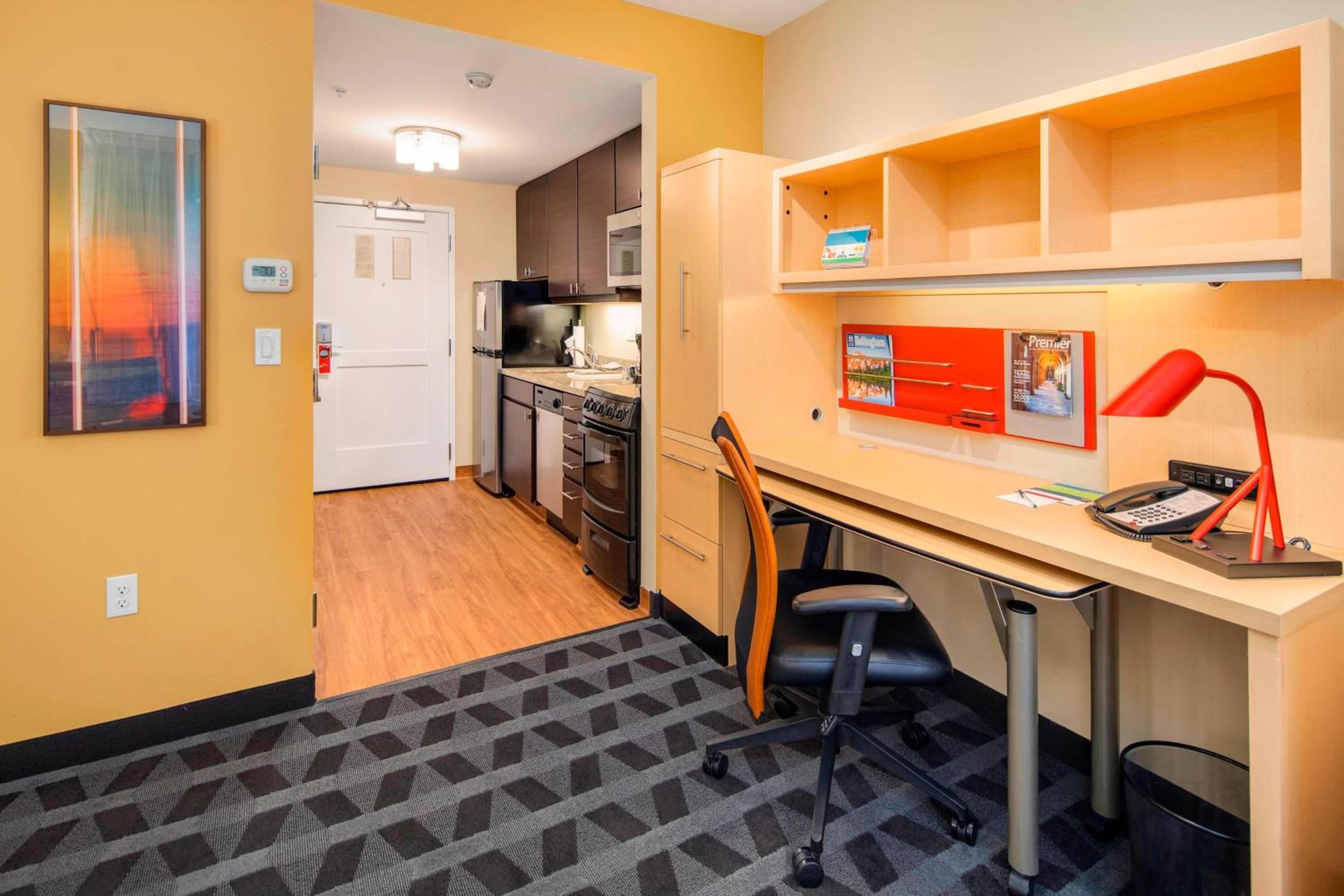 One-Bedroom King Suite with Sofa Bed and Adapted Tub - Mobility and Hearing Accessible photo 3