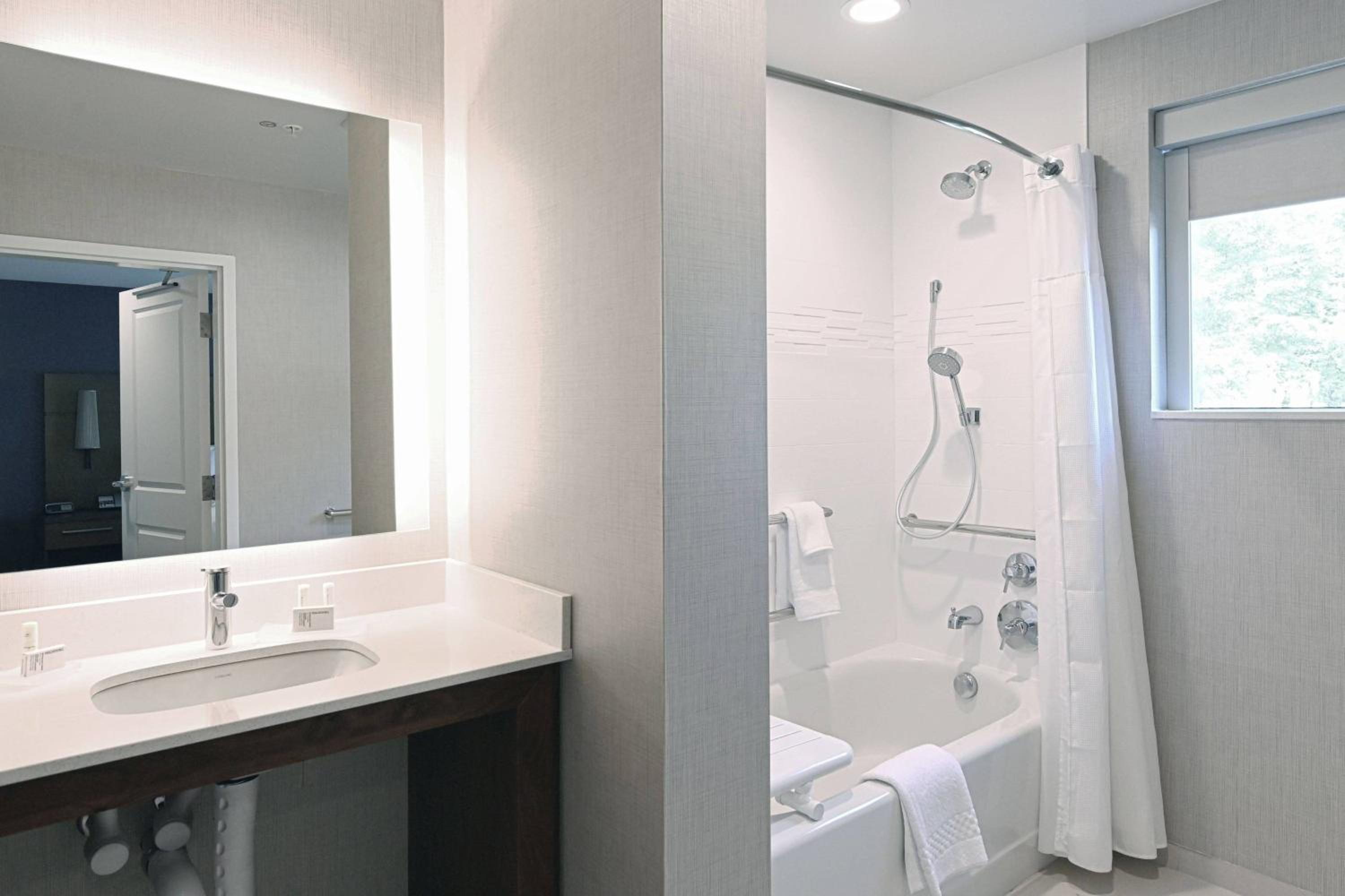 One-Bedroom King Suite with Sofa Bed - Hearing Accessible