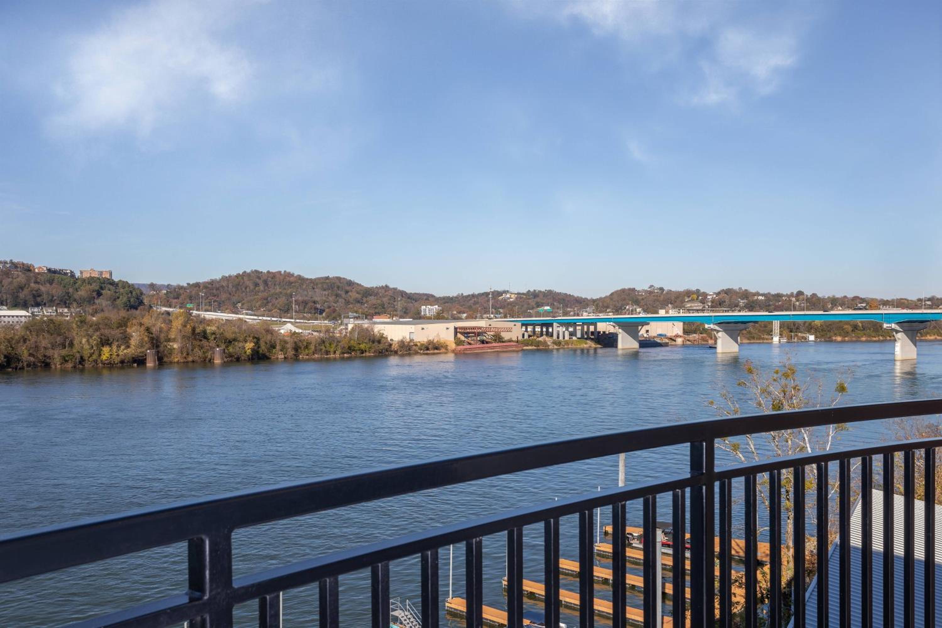 King Suite with River View, Trundle Sofa and Balcony - Photo 6