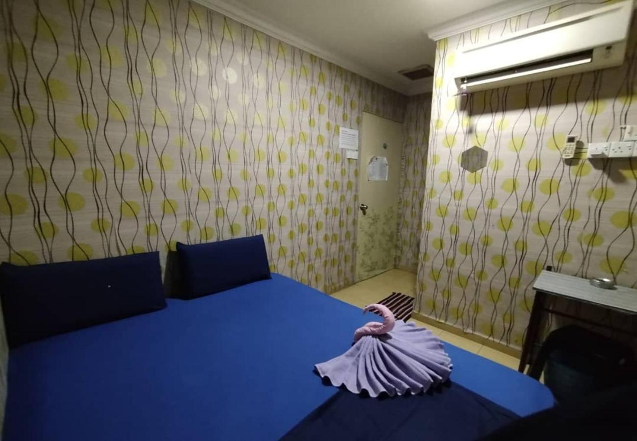 Standard Double Room - Photo 11