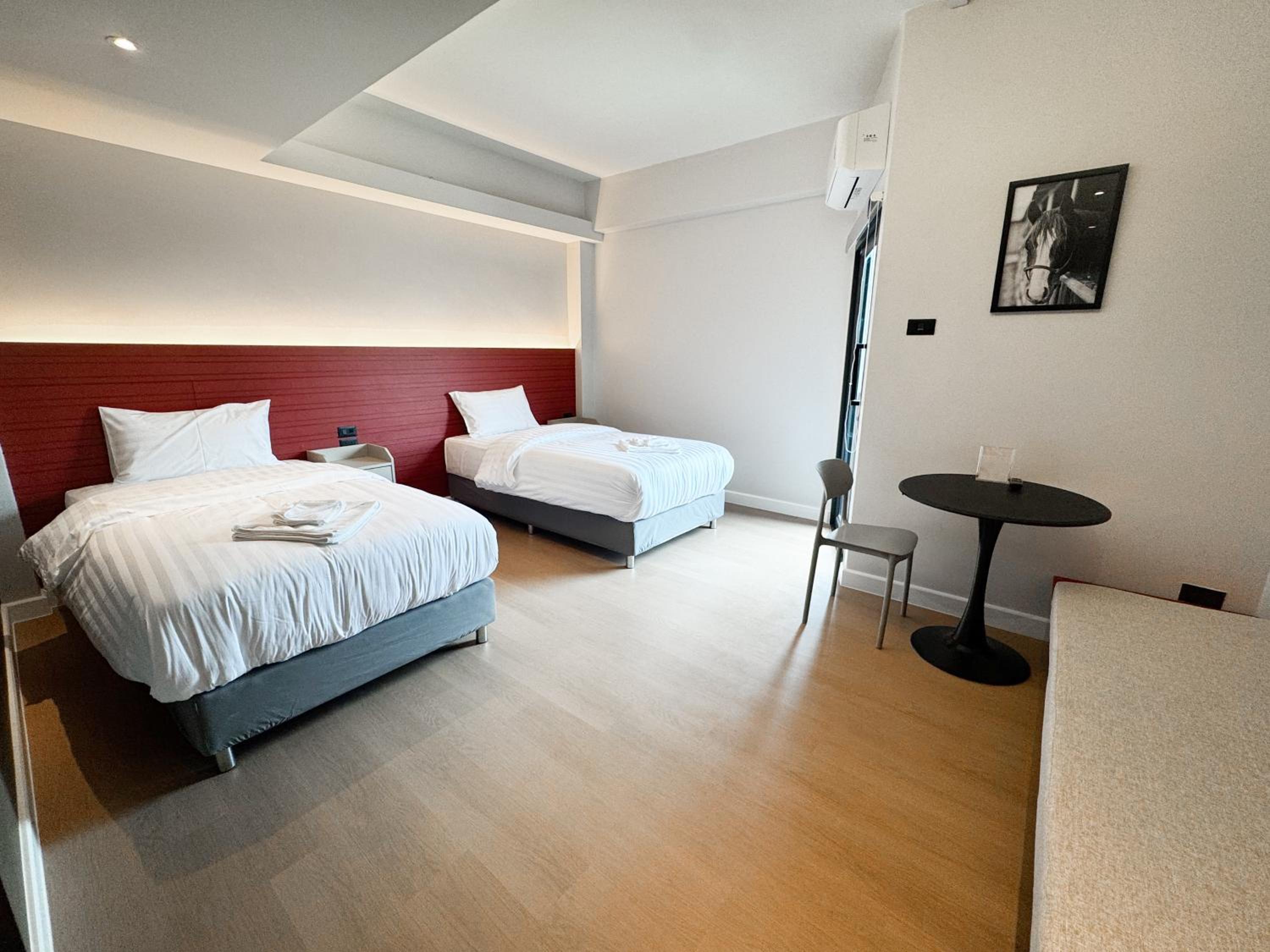 Deluxe Twin Room photo 1