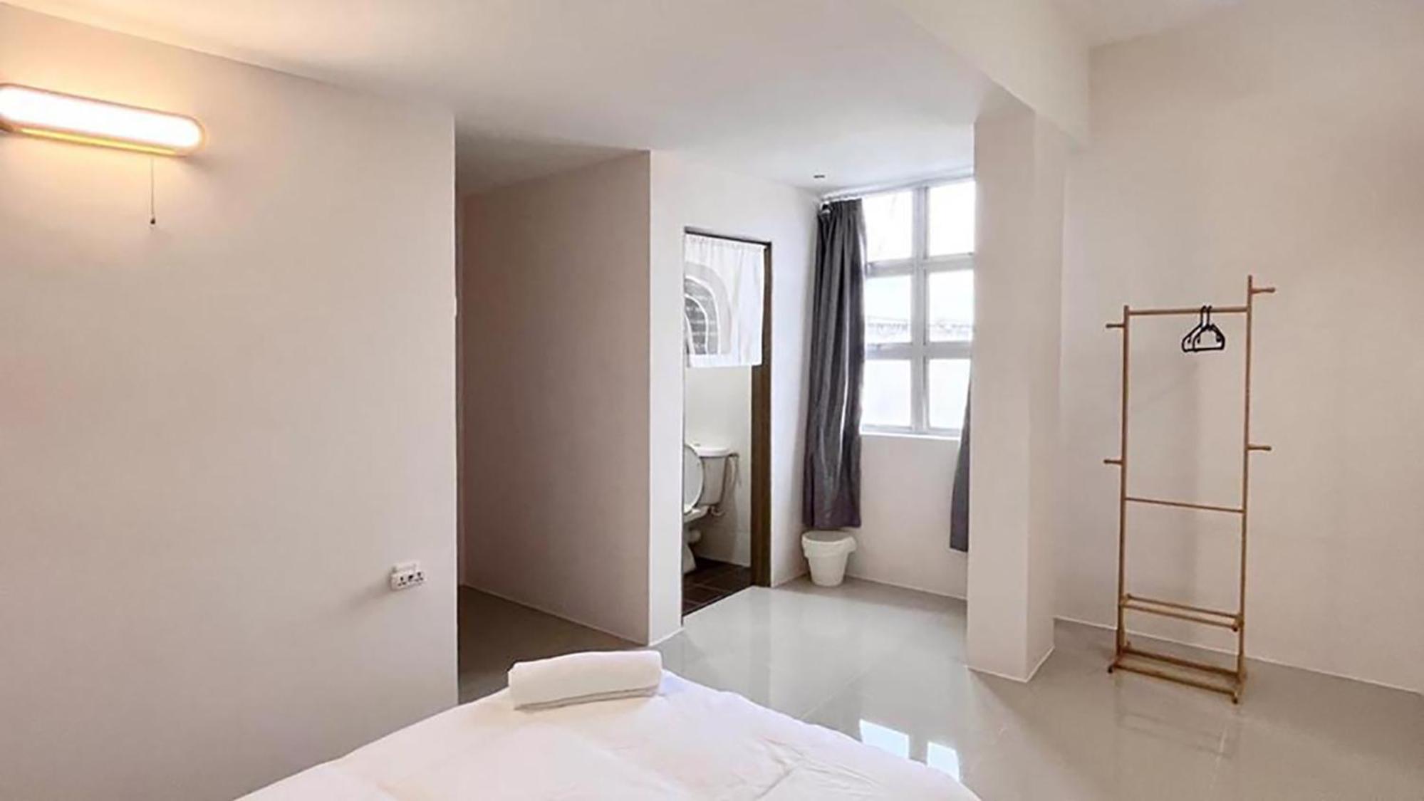 Standard Double Room - Photo 4