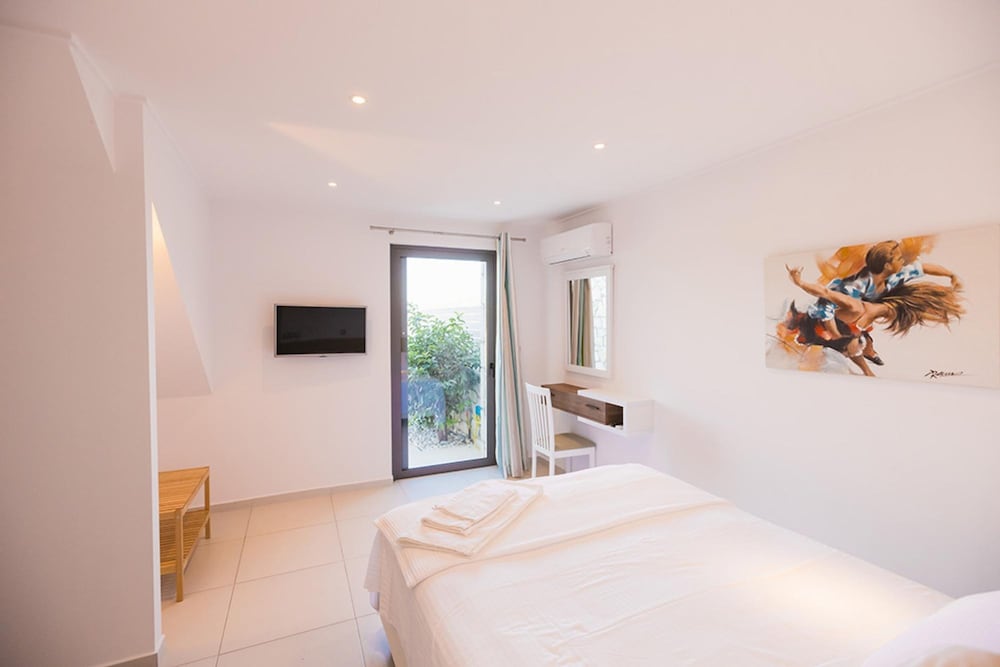 Villa photo 2
