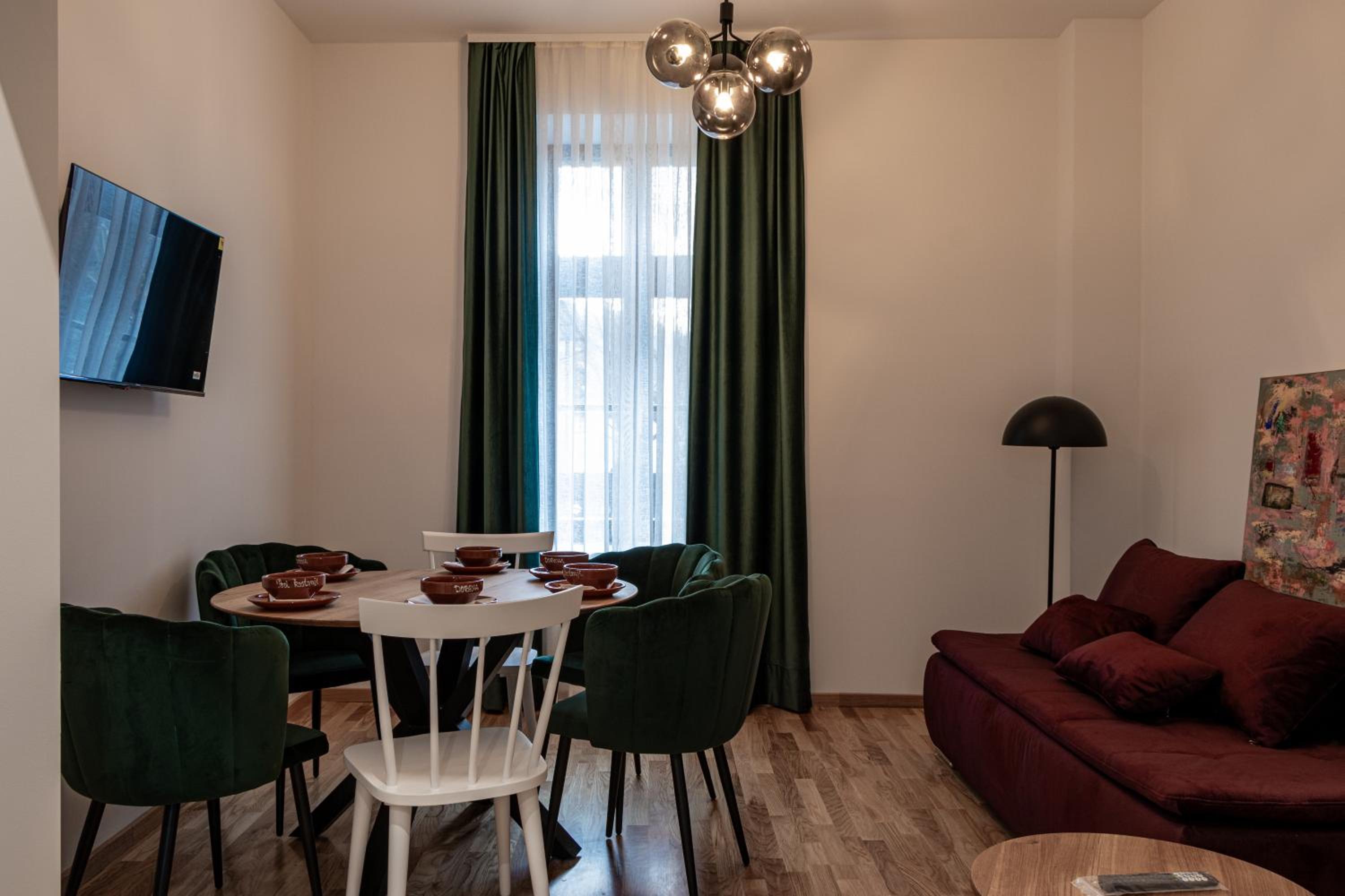Two-Bedroom Deluxe Apartment with Balcony