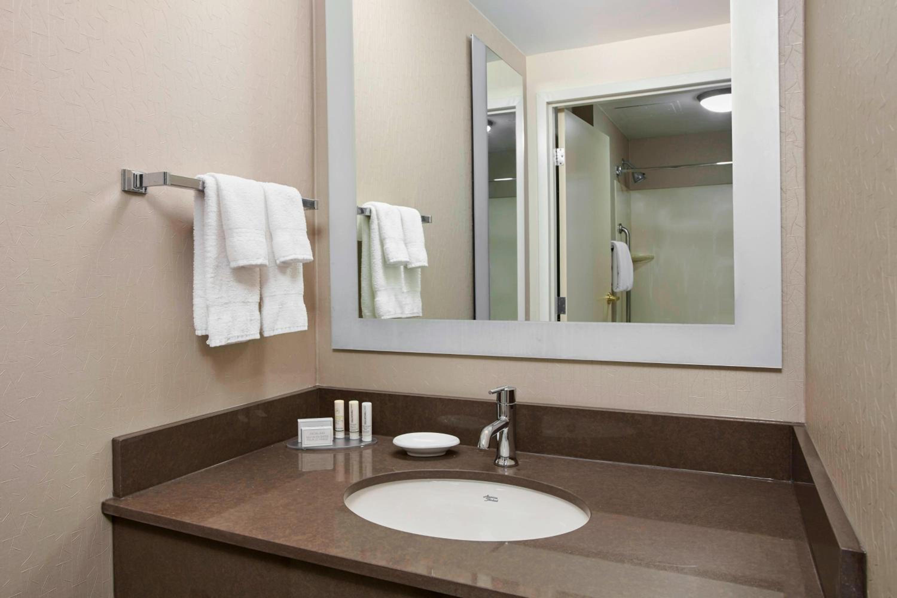 Suite with Two Double Beds and Sofa Bed - Mobility Accessible with Tub photo 2