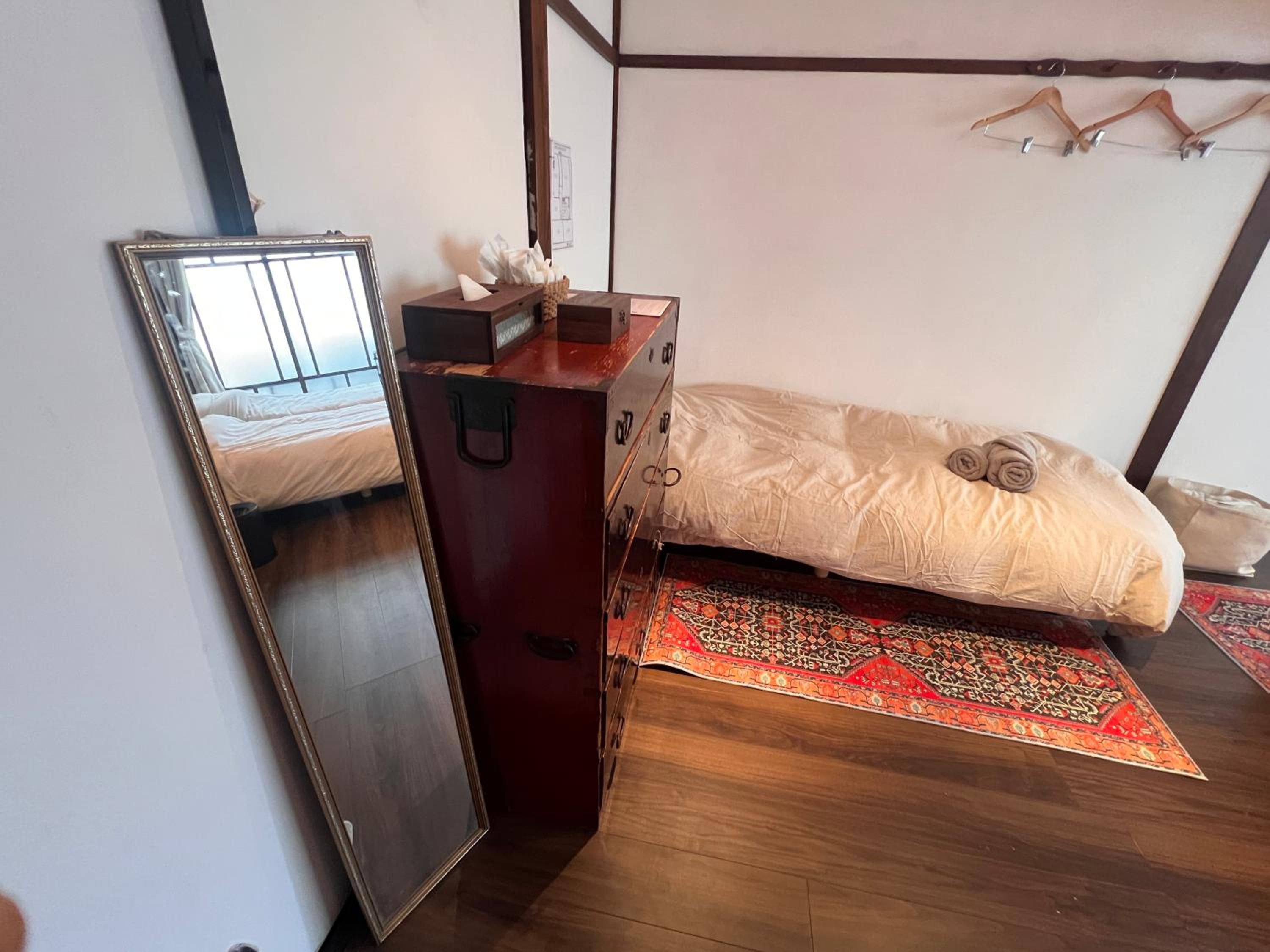 Economy Triple Room with Shared Bathroom photo 1