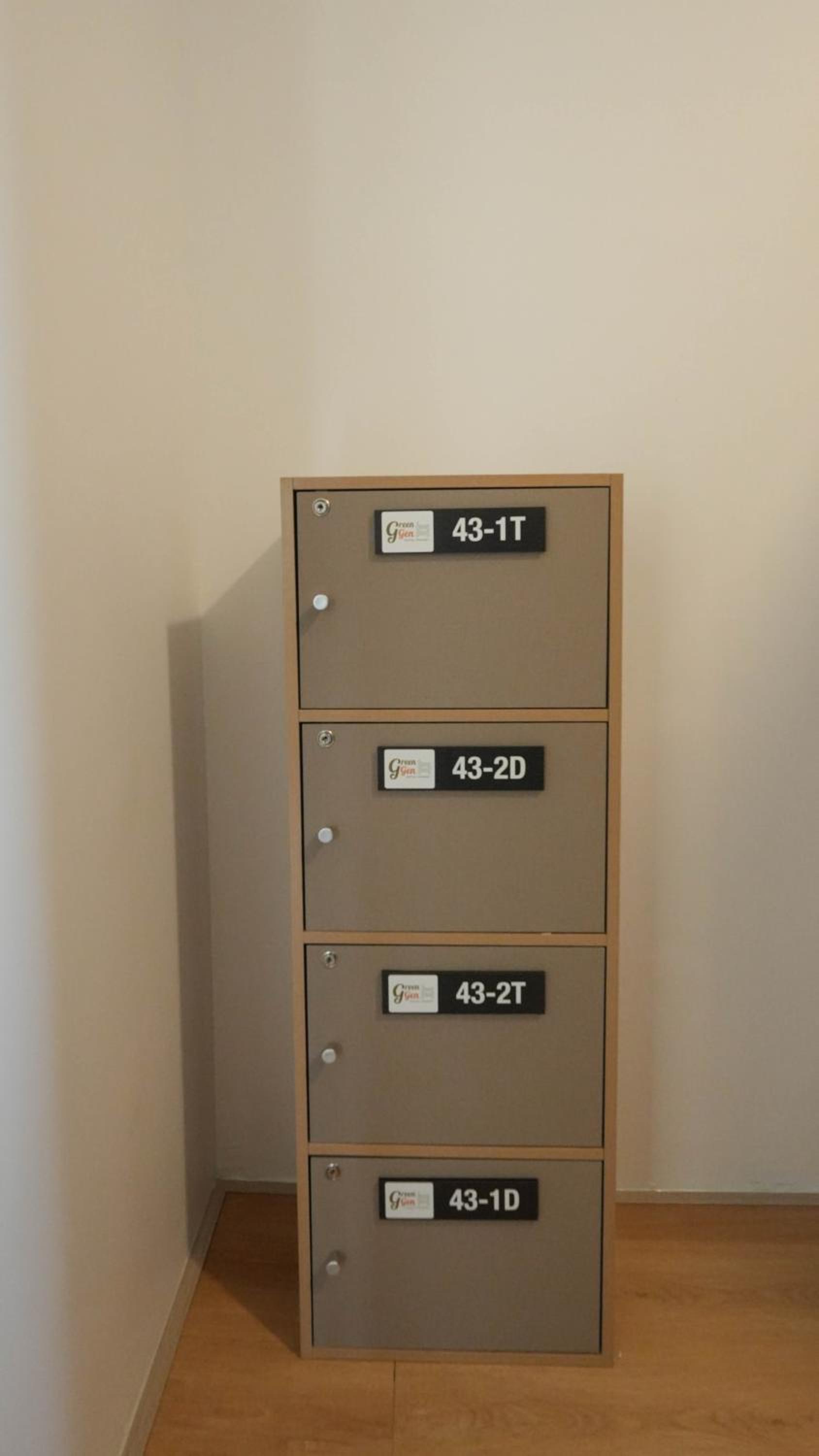 Bunk Bed in Female Dormitory Room   photo 3