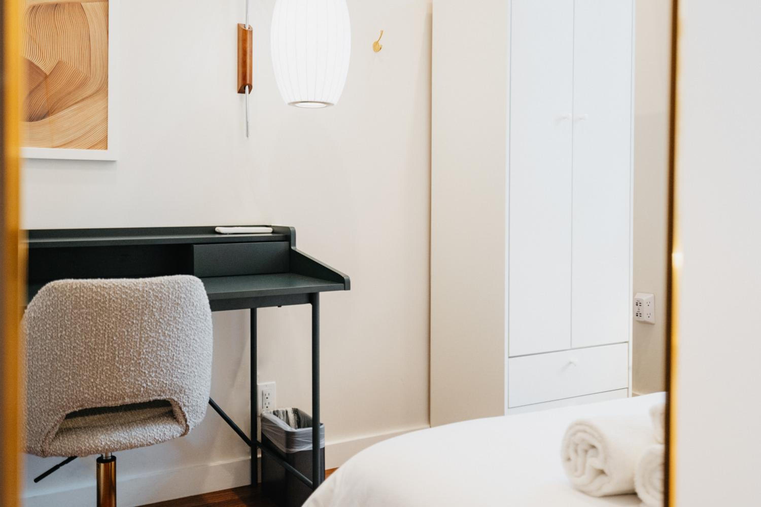 Twin Room with Shared Bathroom photo 2