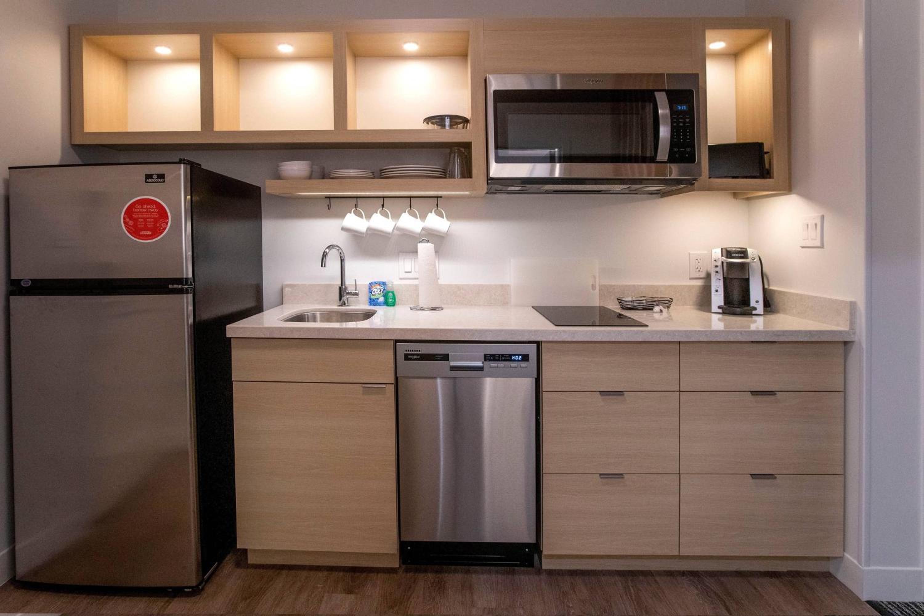 King Studio with Sofa Bed and Roll-in Shower - Mobility Accessible photo 1