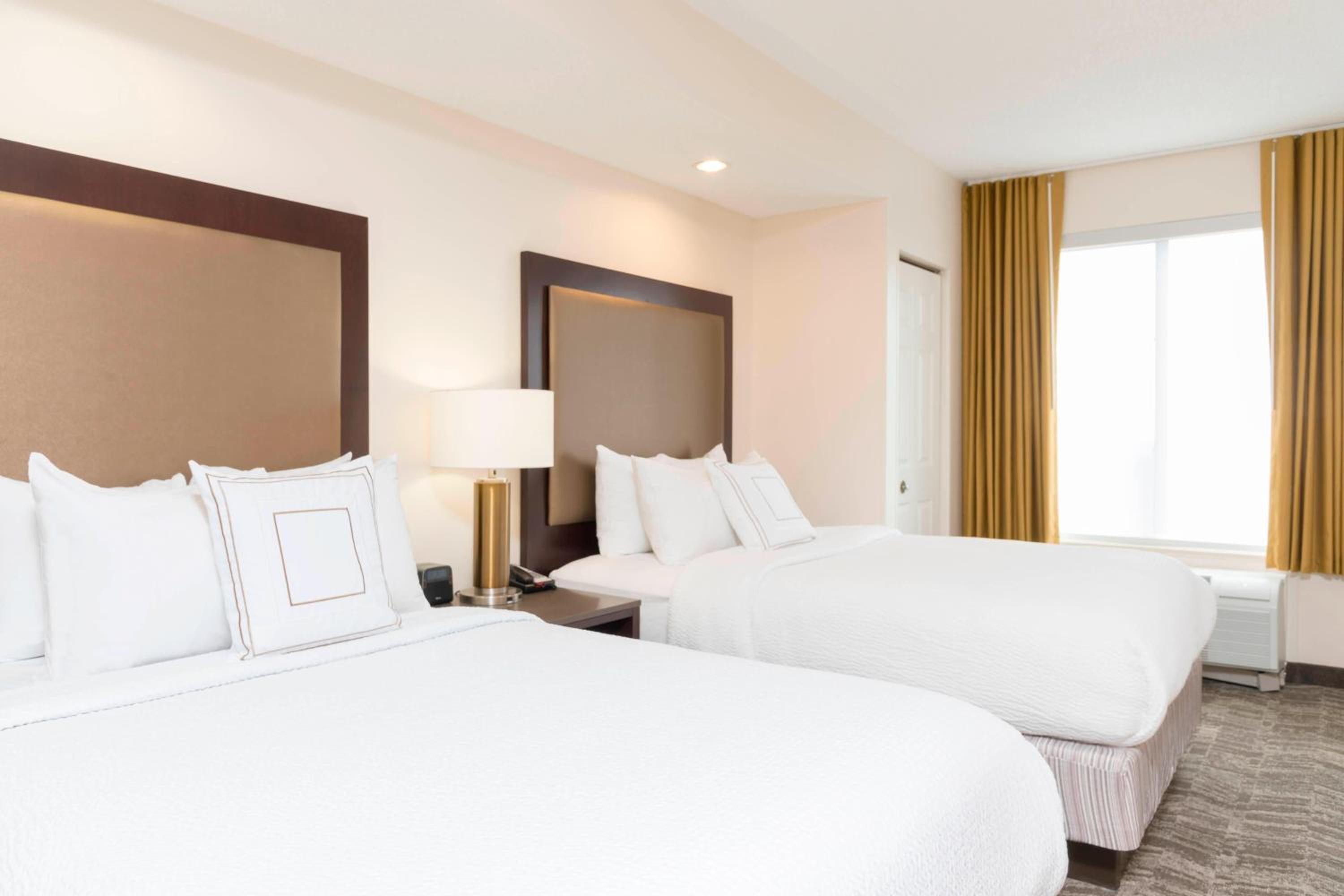 Double Suite with Tub - Mobility Accessible photo 3