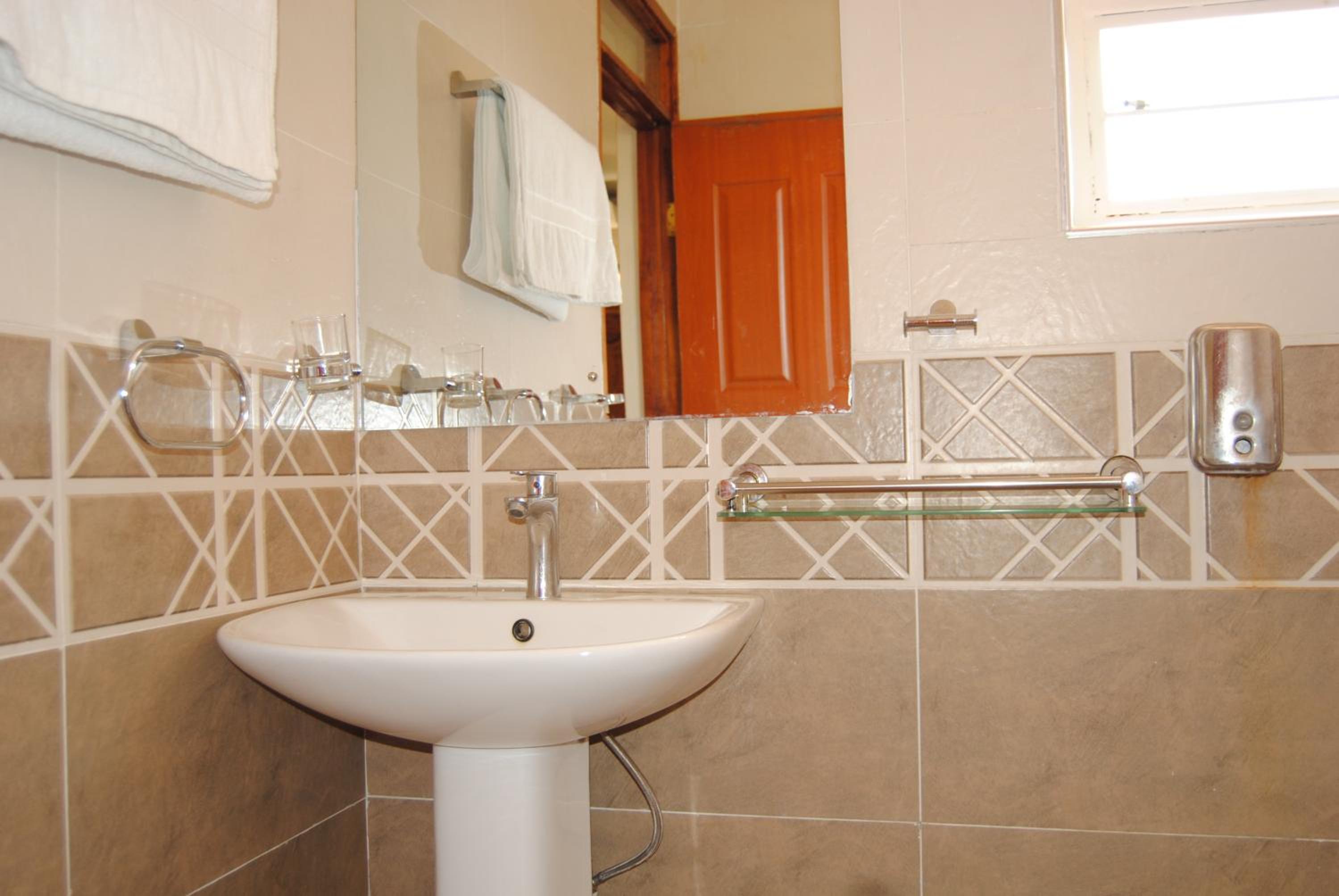 Standard Double Room - Photo 1