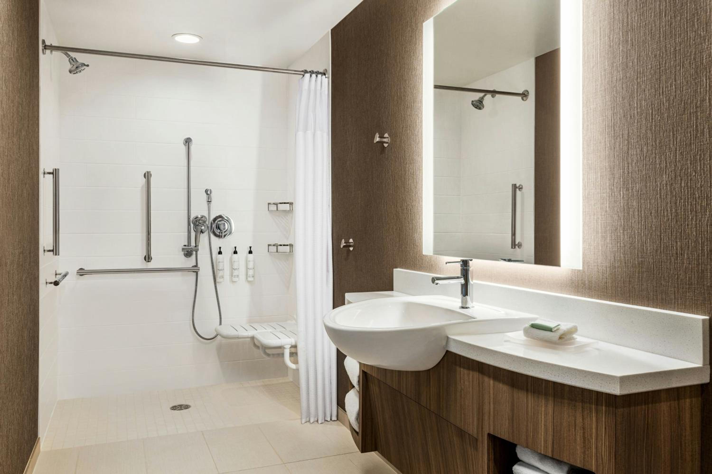 Queen Suite with Two Queen Beds and Trundle Sofa - Photo 10